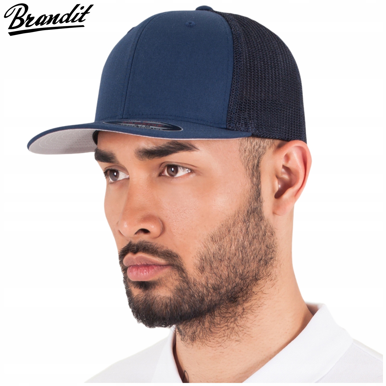 CZAPKA Z DASZKIEM MĘSKA BEJSBOLÓWKA BRANDIT Flexfit Mesh Trucker Cap S-M Cechy z daszkiem