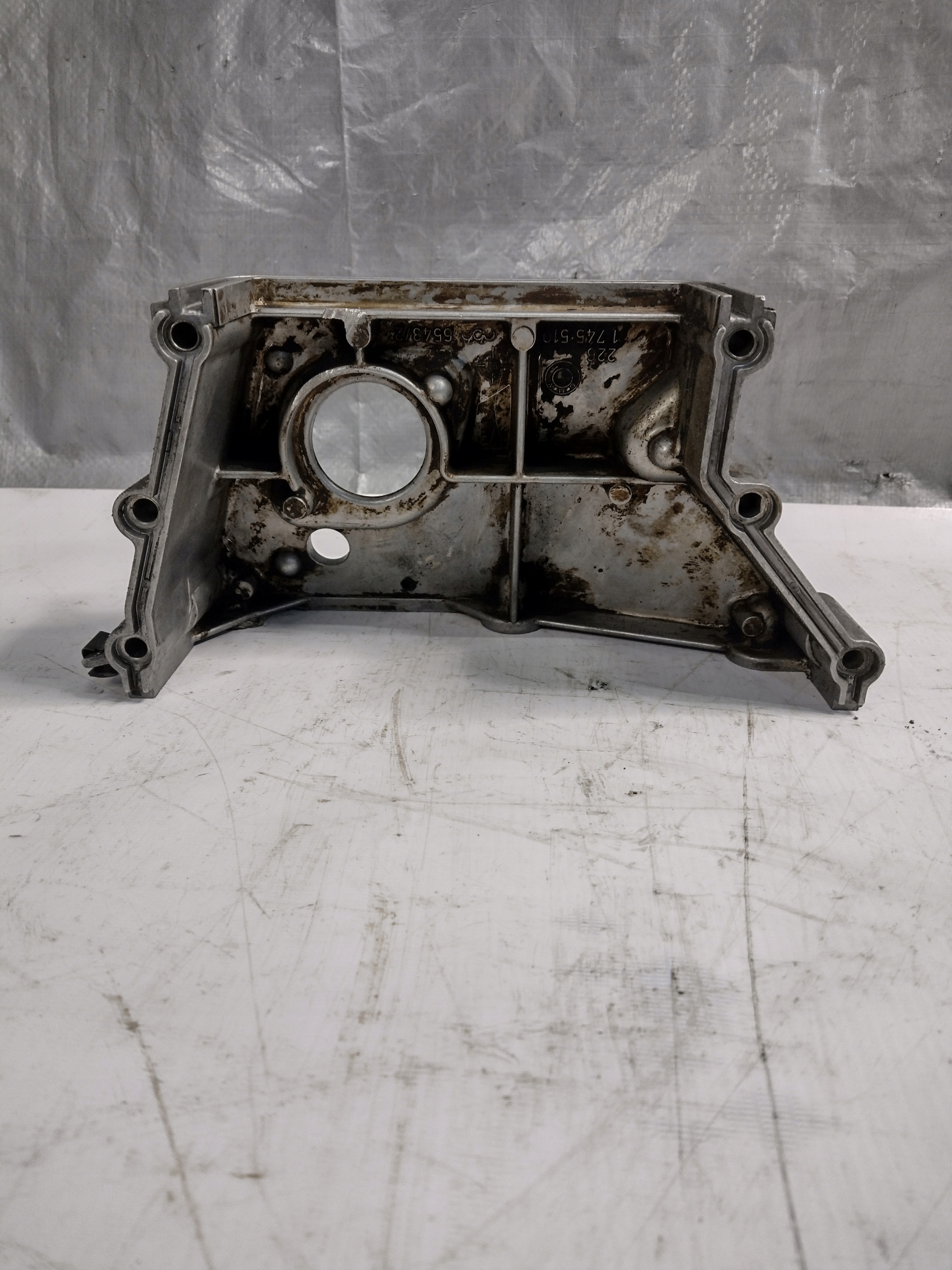 kryt rozvodu BMW X5 E53 4,4B OE 1745510
