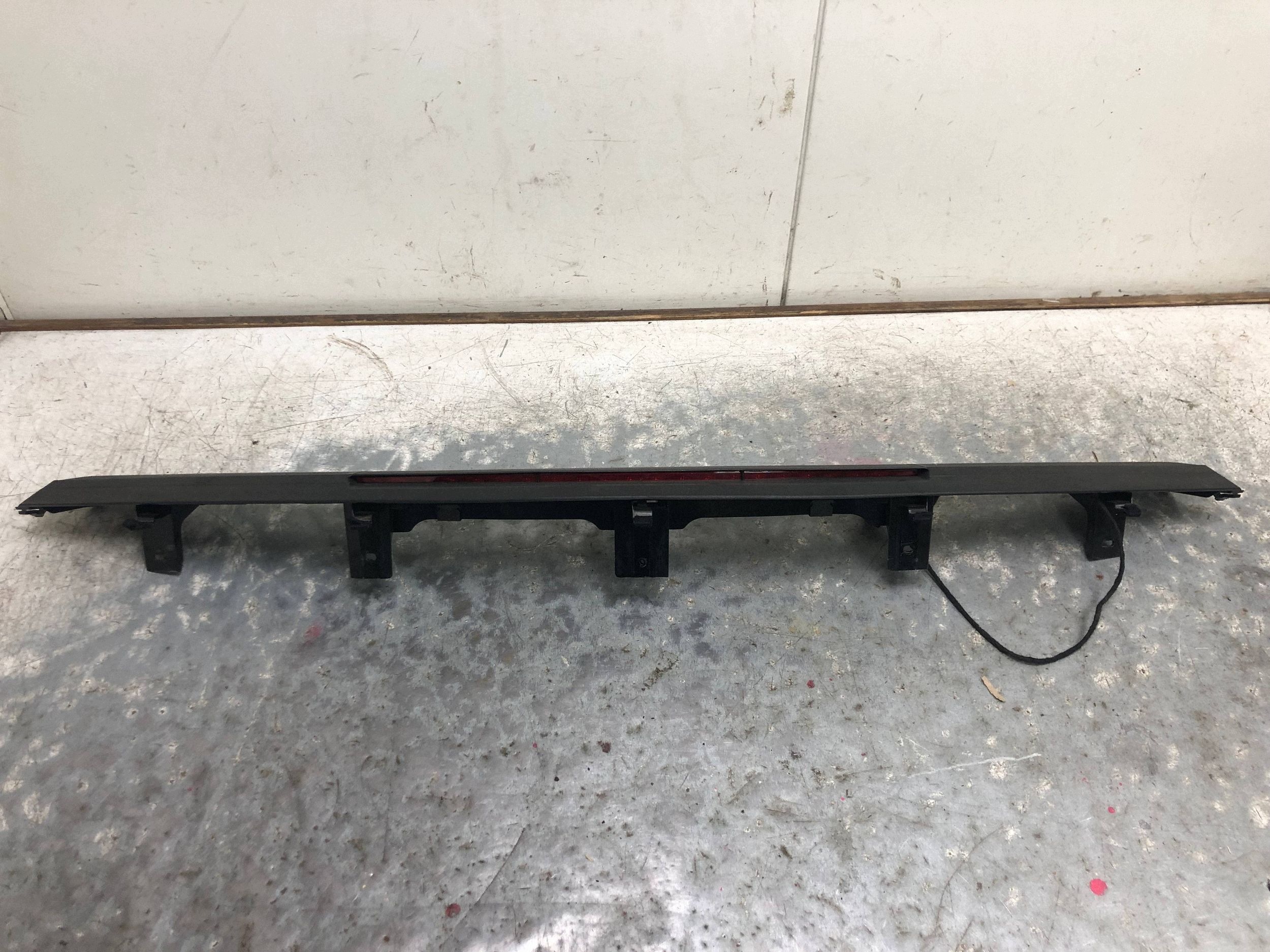 moulding third light STOP MERCEDES W204 sedan A2046830130