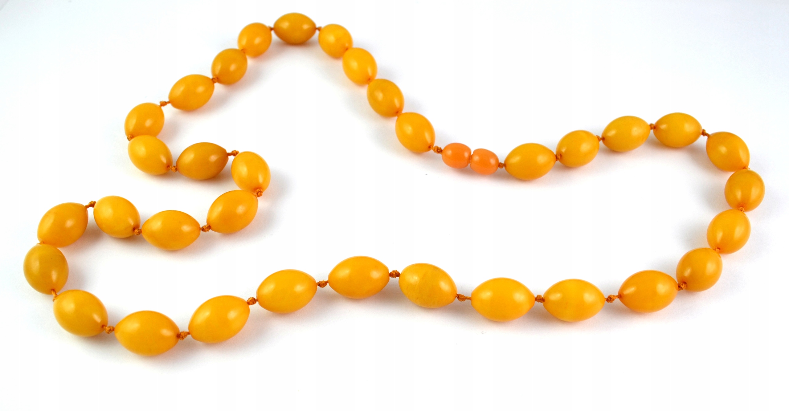 Náhrdelník z jantaru Olivky Old