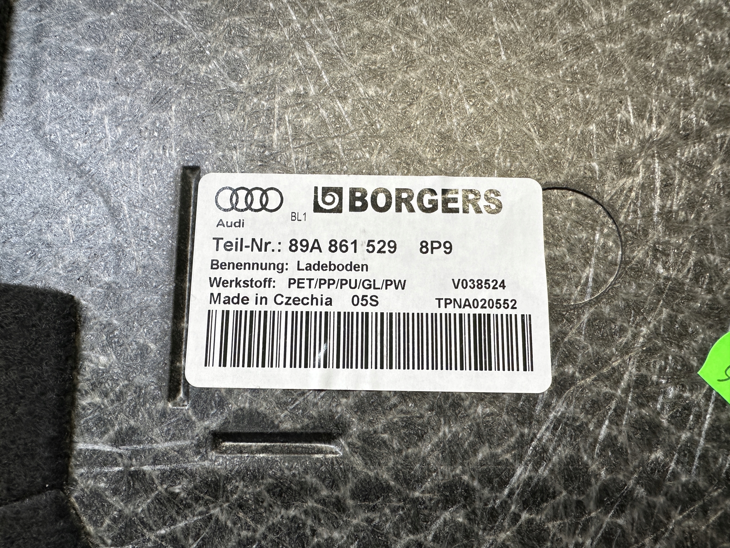 AUDI Q4 ETRON mats floor boot 89A861529