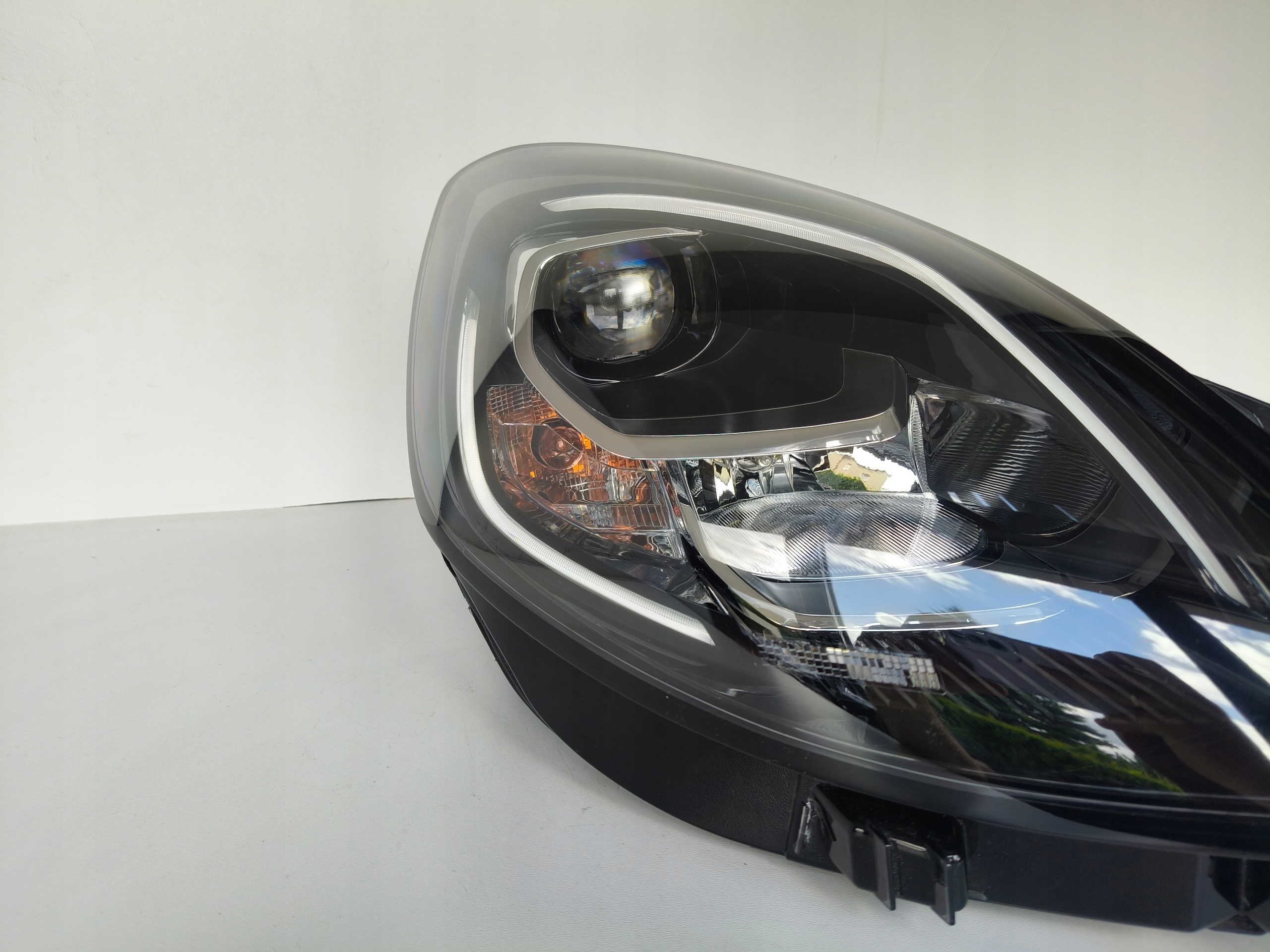 light right REFLEKTOR FORD PUMA LED 19