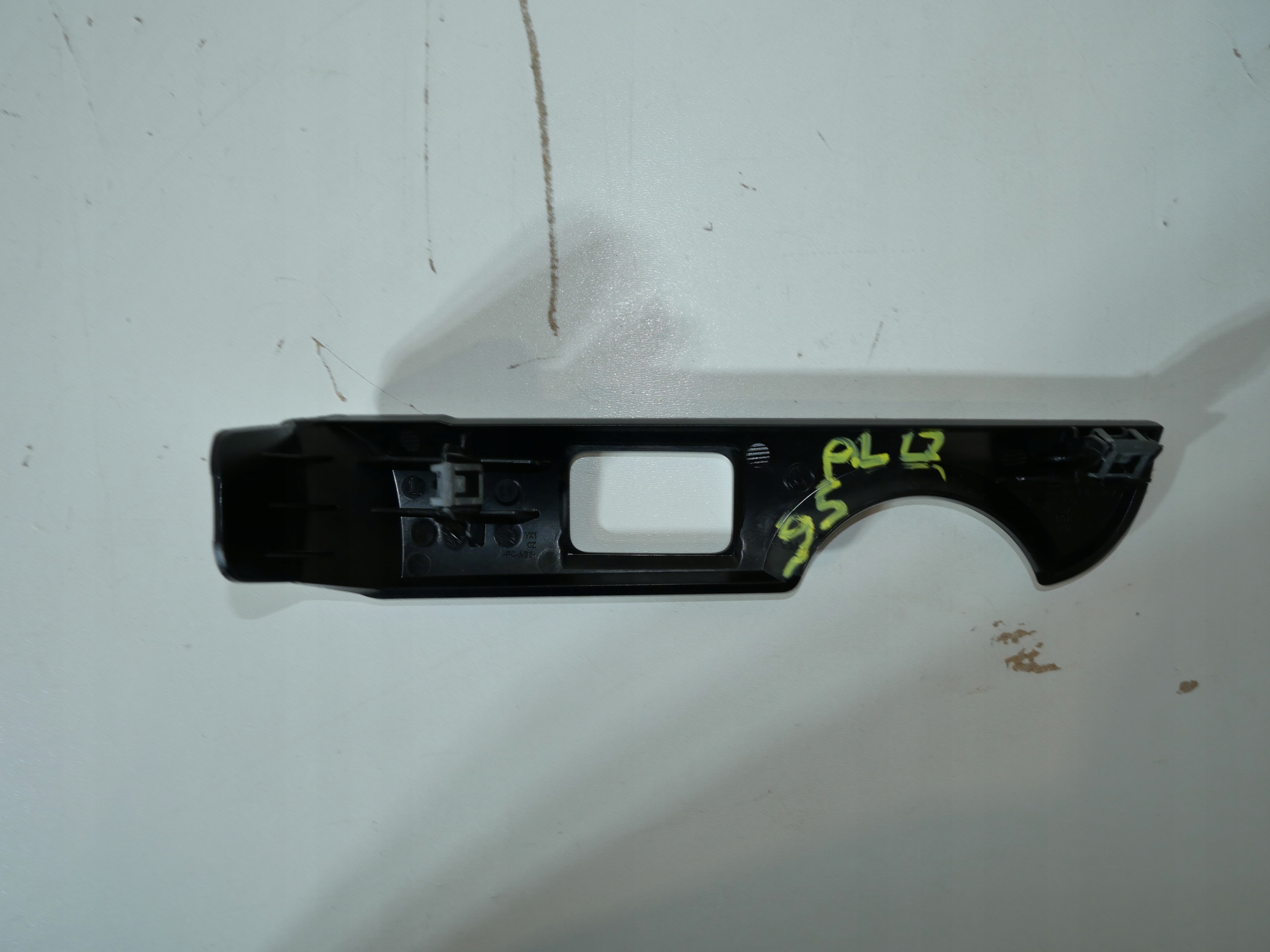 SKODA YETI moulding frame controls 5L1858417