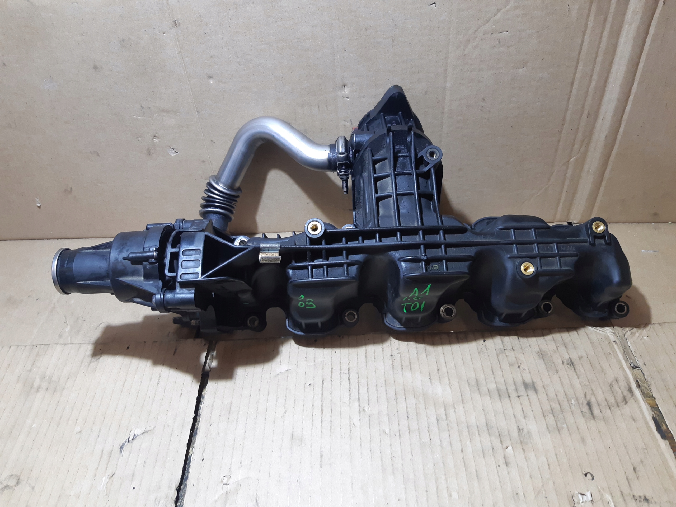 AUDI A1 8X 1.6 TDI intake manifold 03L129711AQ
