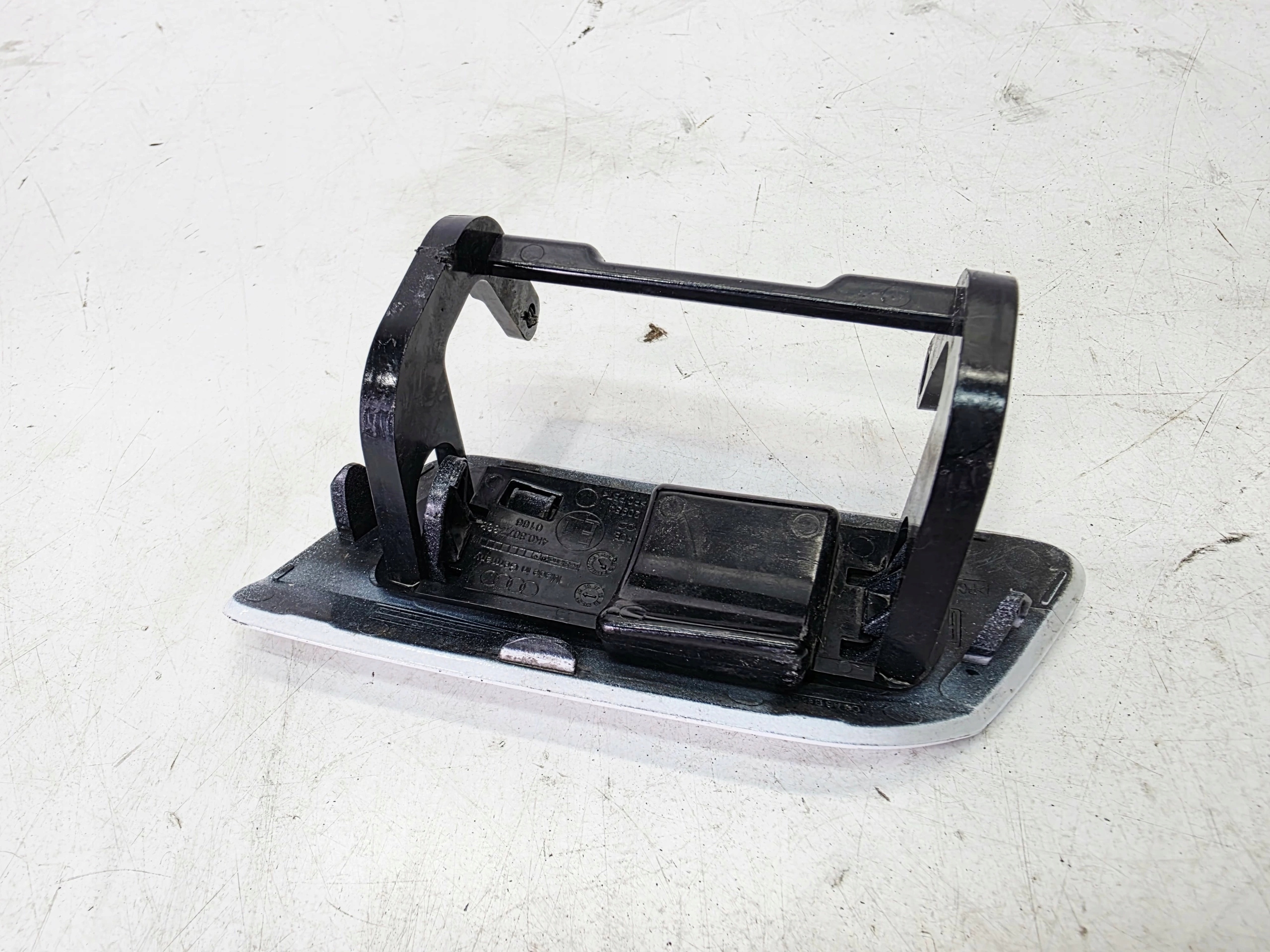 Couvre Lave phare Droit AUDI A6 C8 4K0807788B