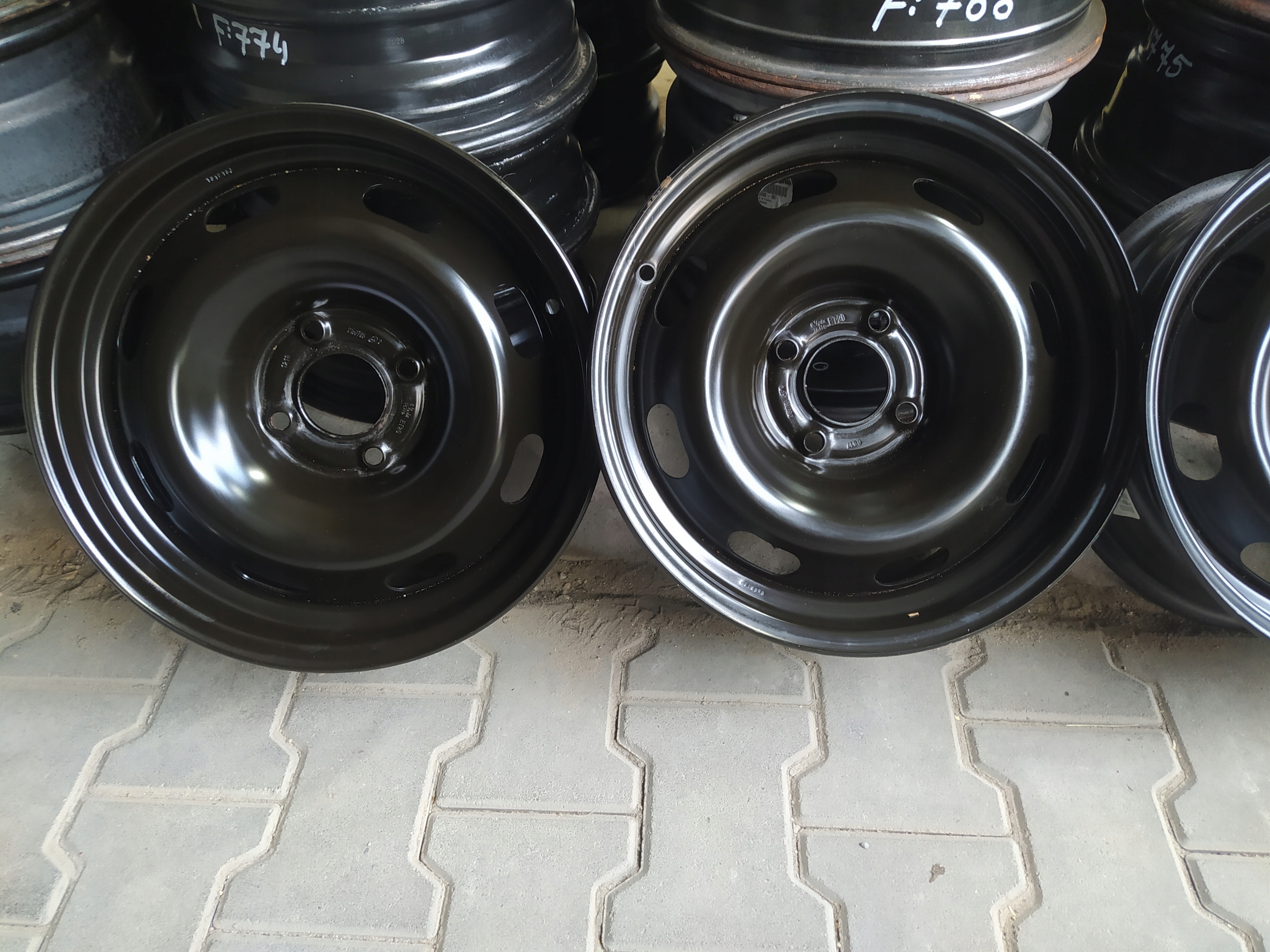 FELGI STALOWE CITROEN PEUGEOT OE 6,5X15 4X108 ET20 Wykończenie BL - czarne