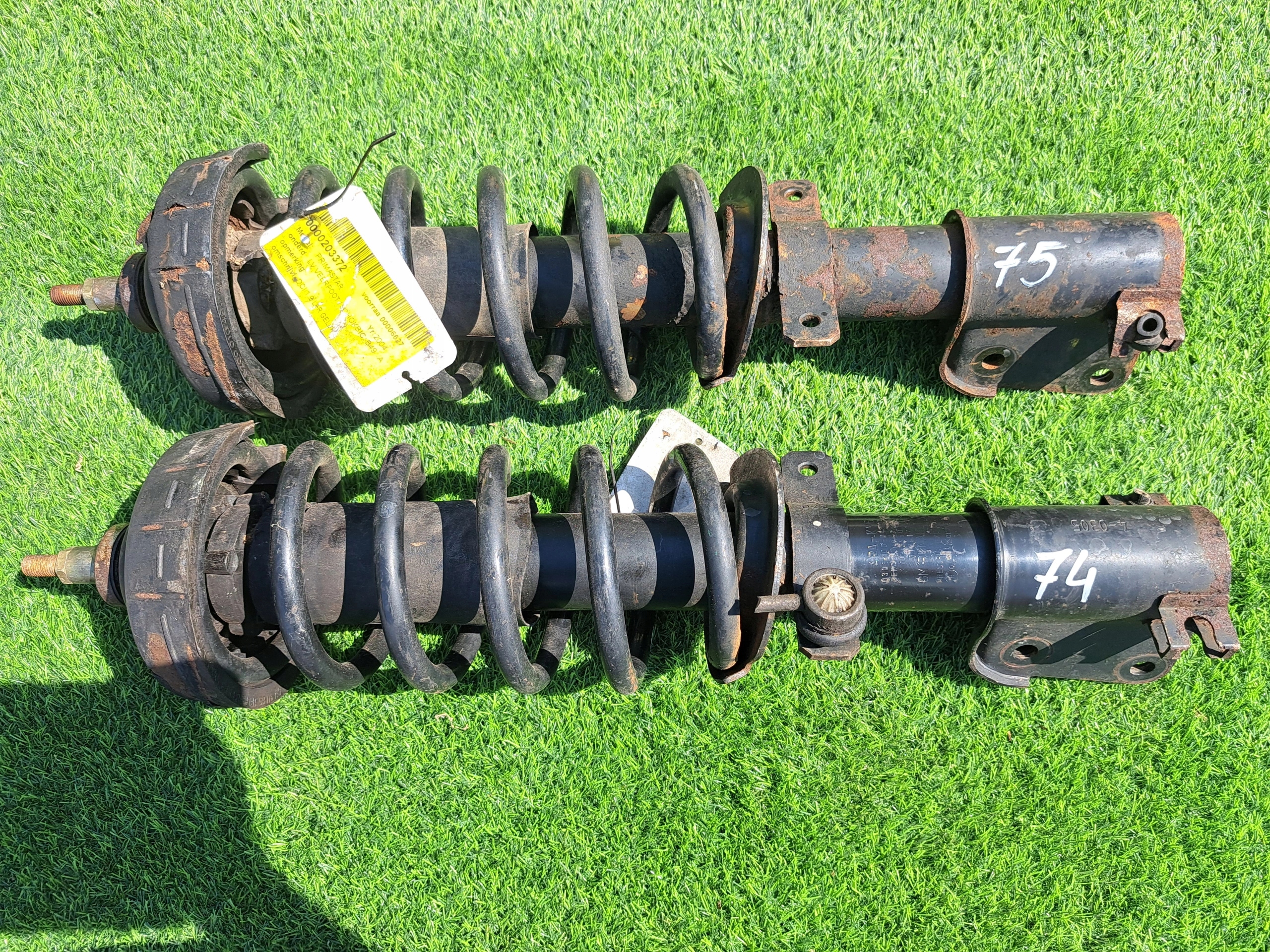 TRAFIC VIVARO PRIMASTAR 93850165 shock absorber front original MCPERSON