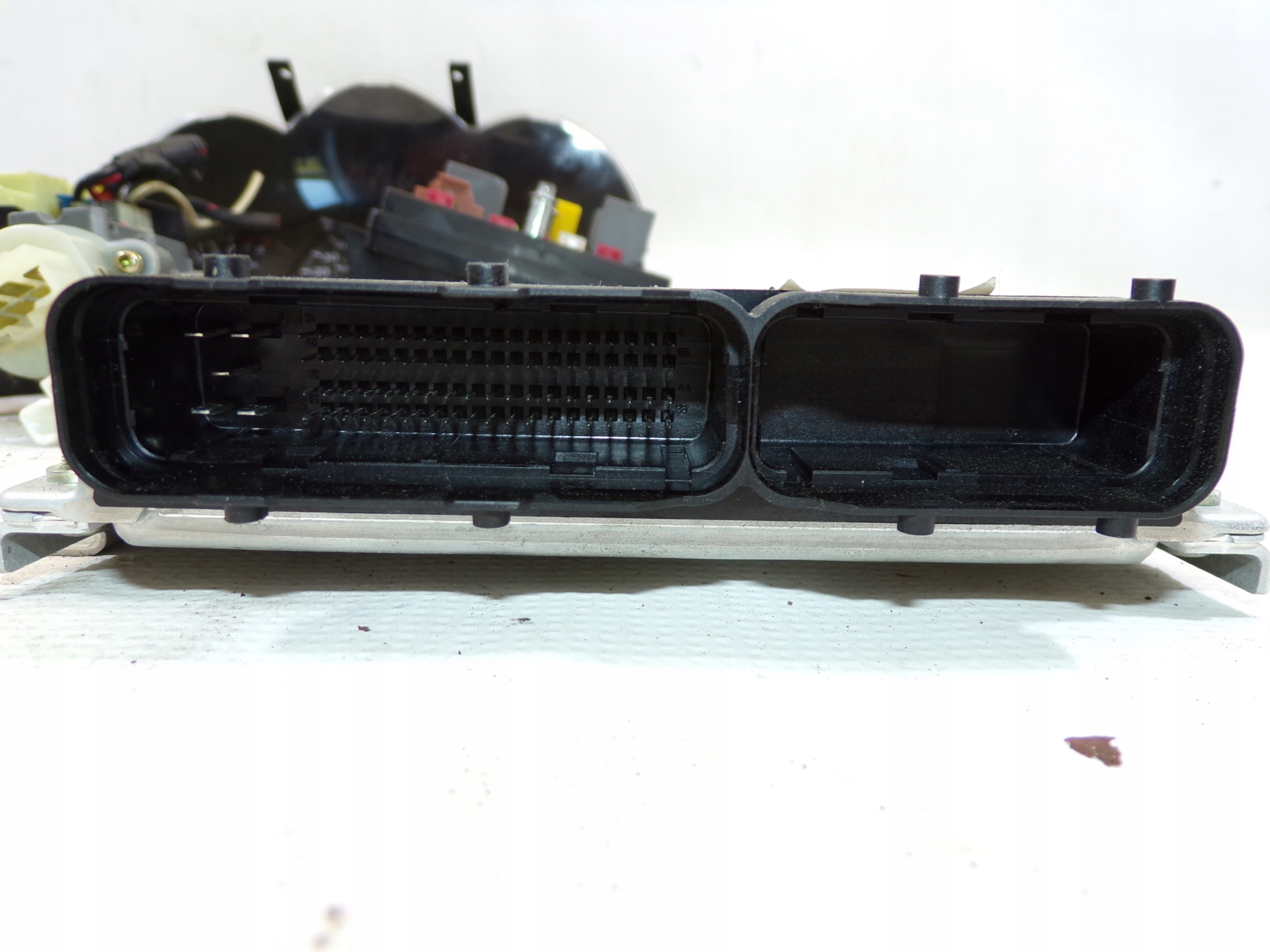 running board STARTOWY KIA CERATO 2.0b 5WY191B