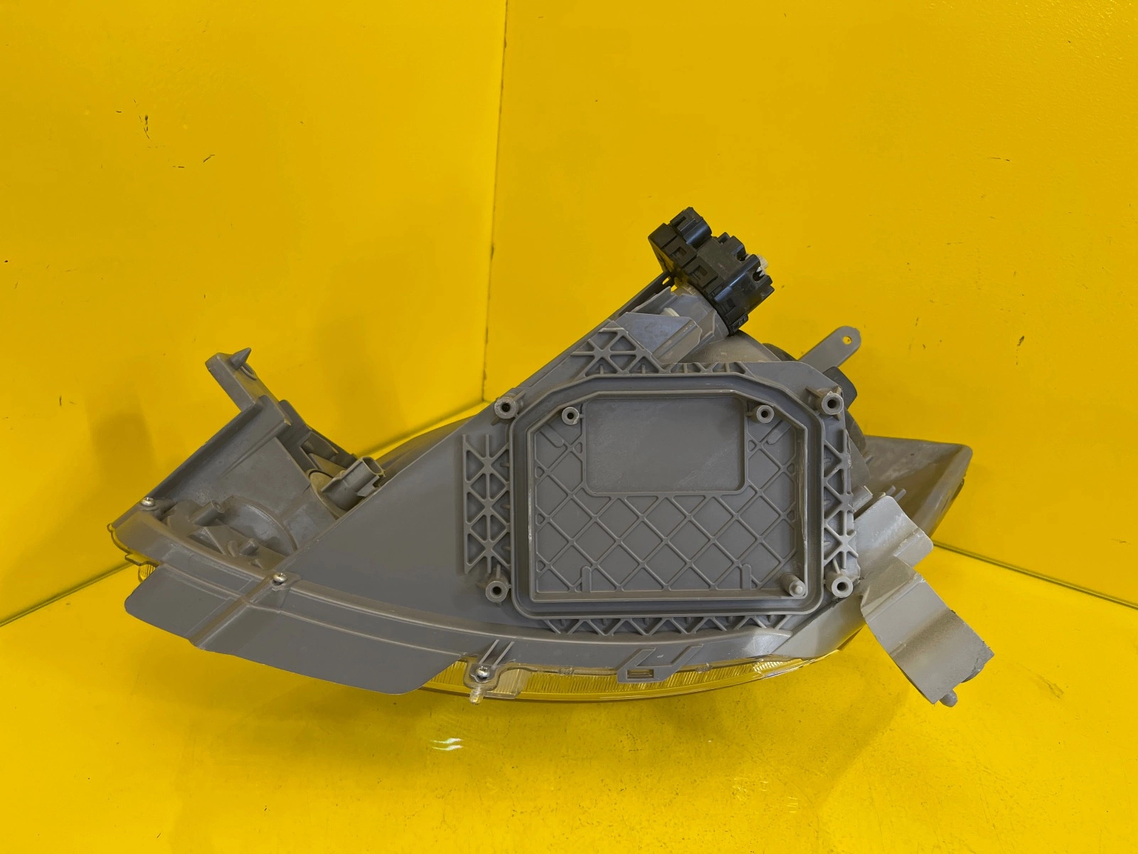 light right Daihatsu Sirion Subaru Justy 07-10