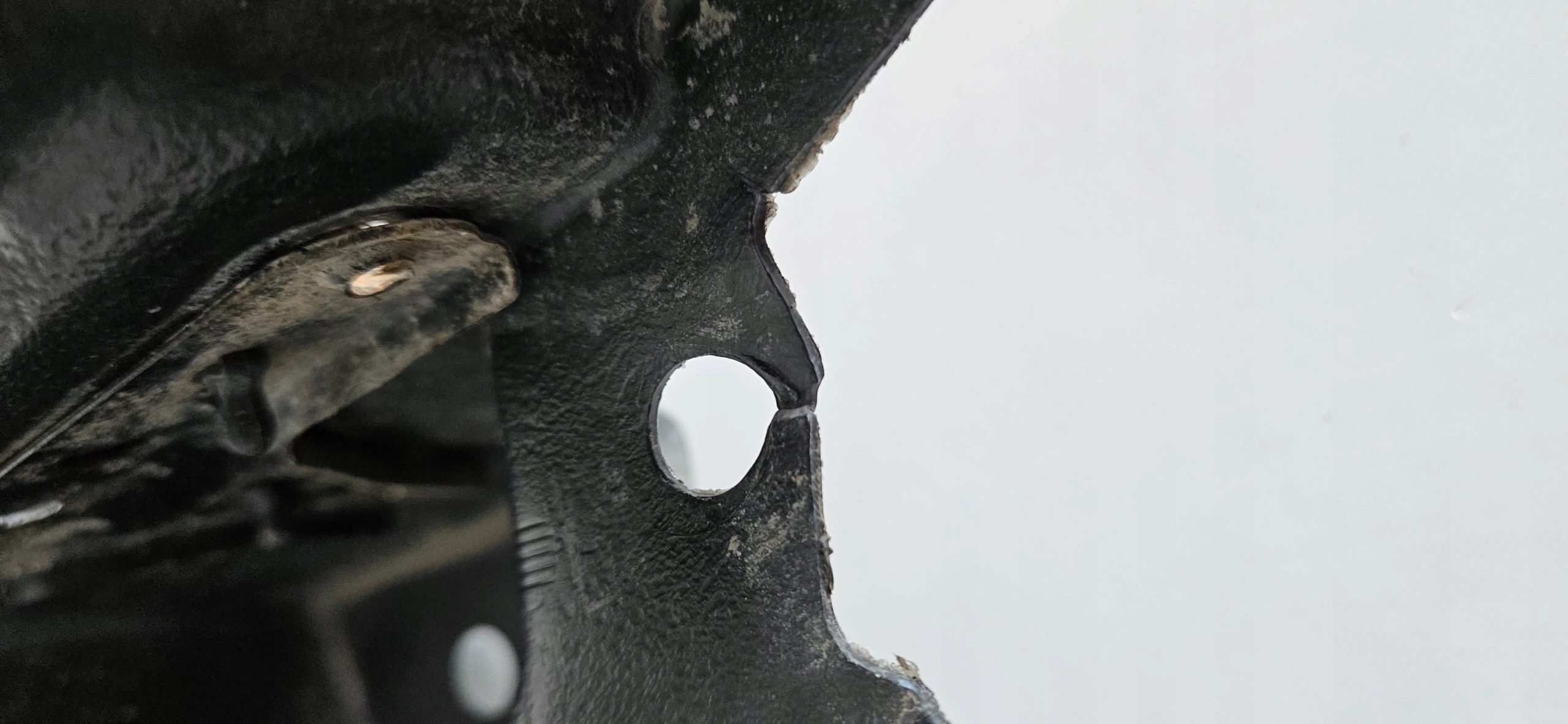 mudguard left front TOYOTA LAND CRUISER 150 ORYG