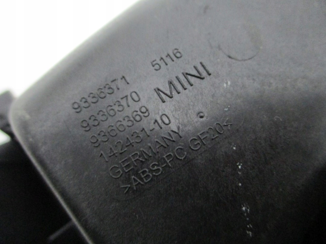 Tunel for kubki bracket MINI F60