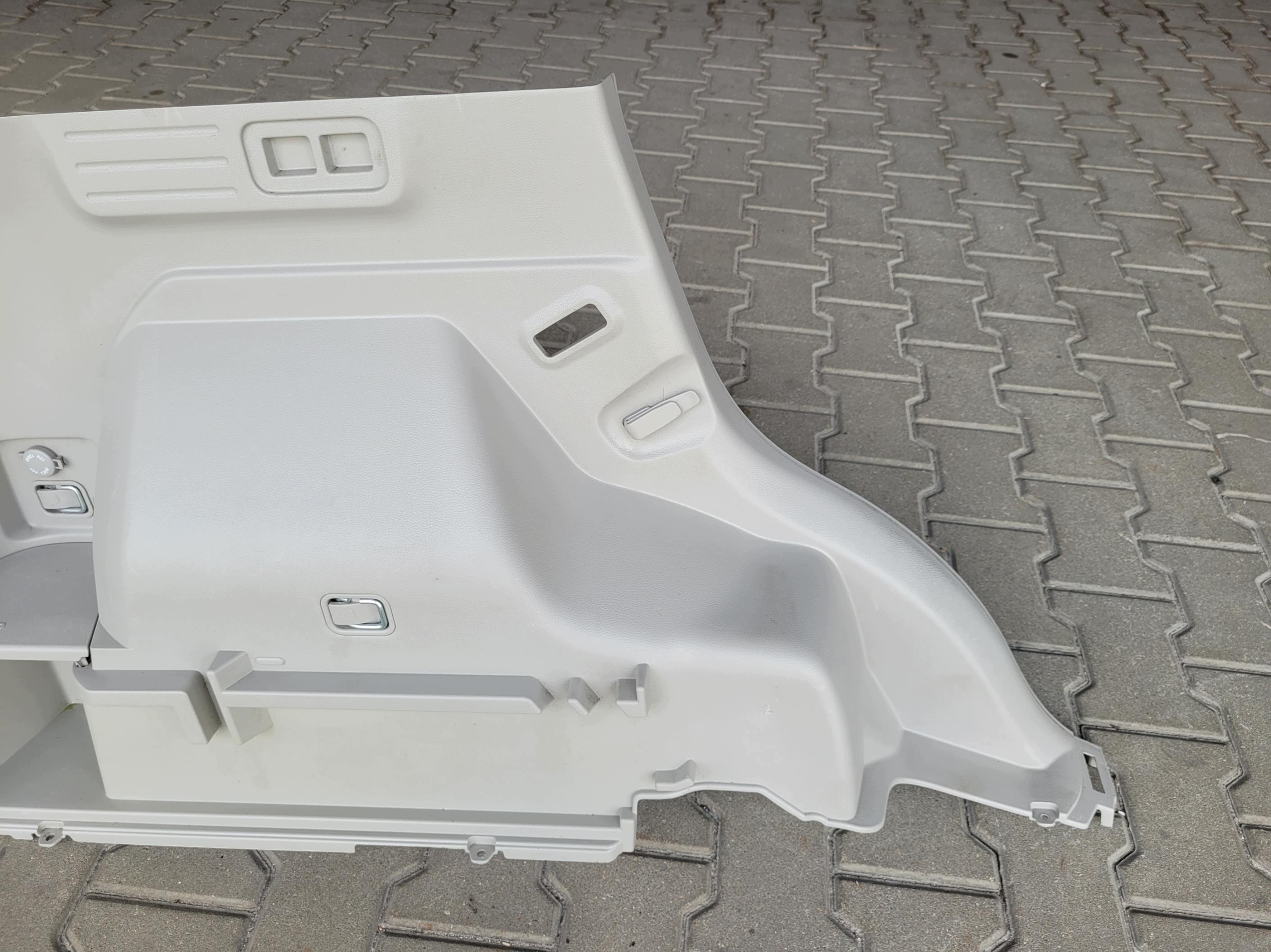 boot upholstery rear part rear left SSANGYONG KORANDO IV 4 C300