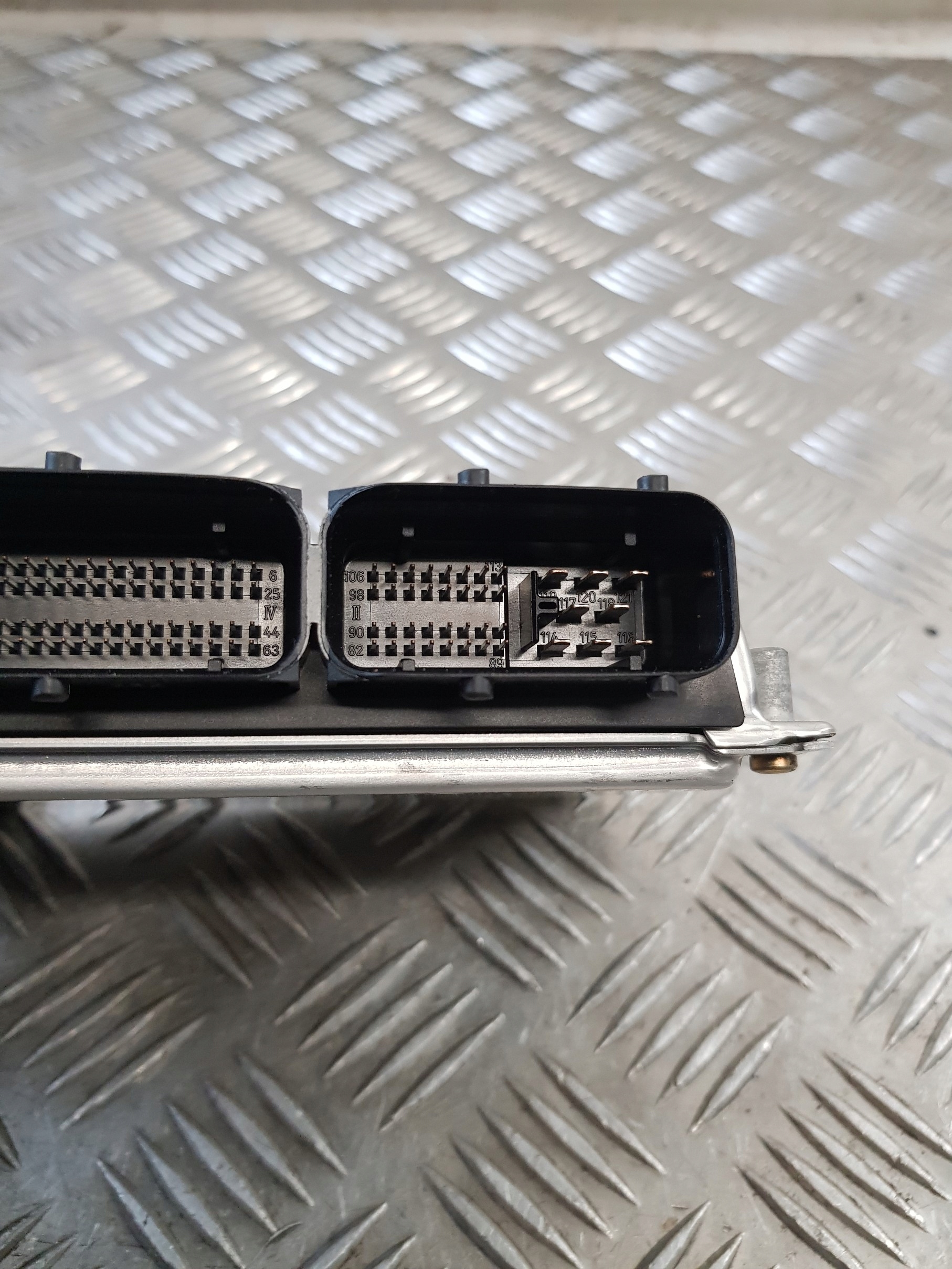 control unit of the engine 3B0907552BJ AUDI A6 C5 2.4 02R
