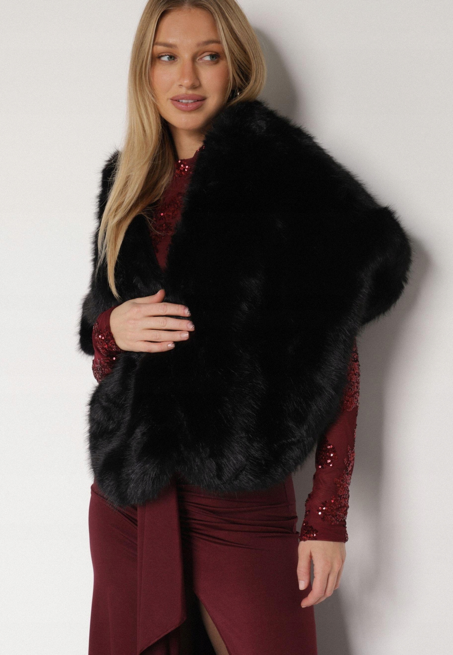 Born2Be черное женское пончо