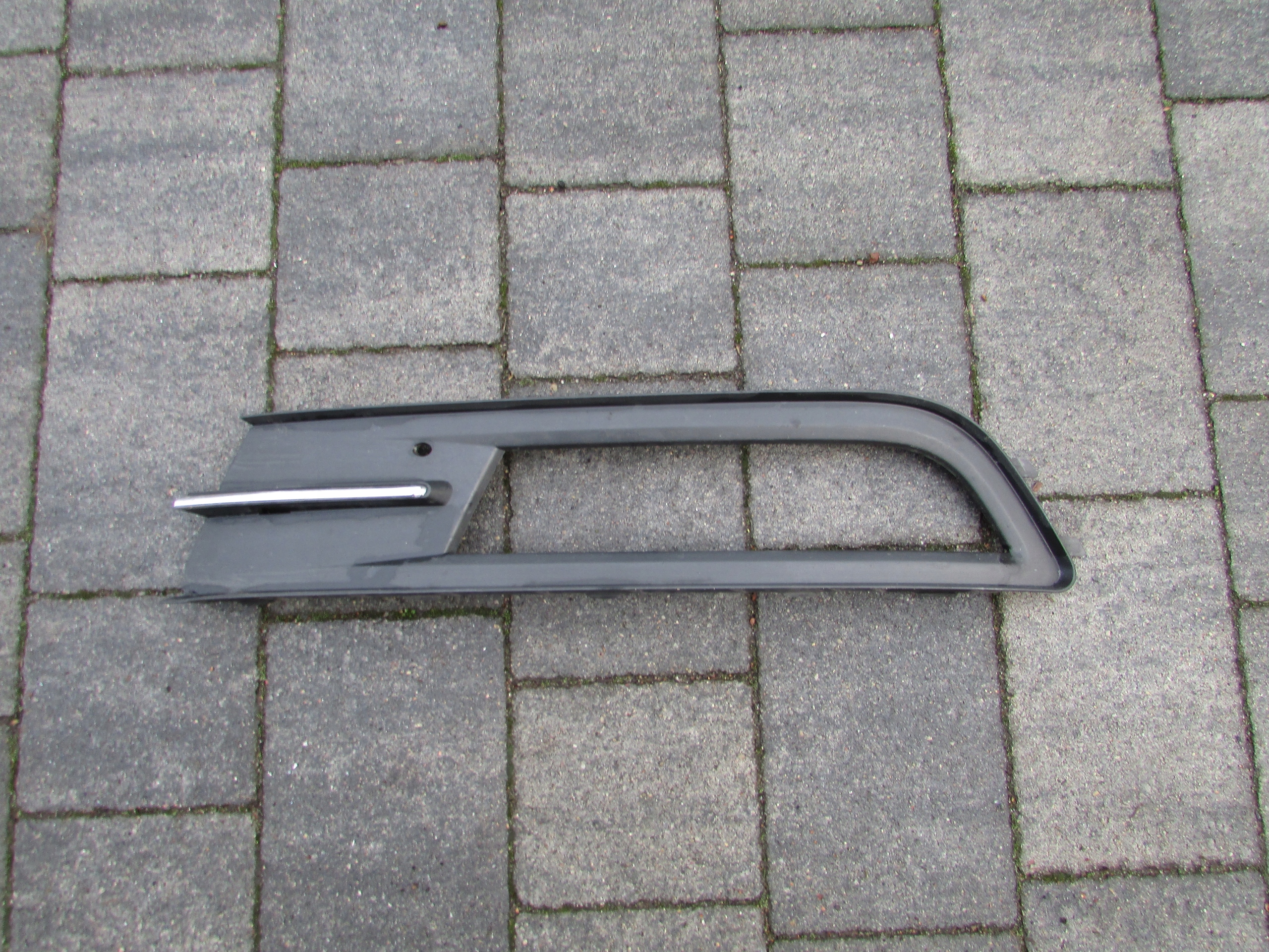 VW PASSTA B8 Решітка ліва 3g0854661 3G0853665A