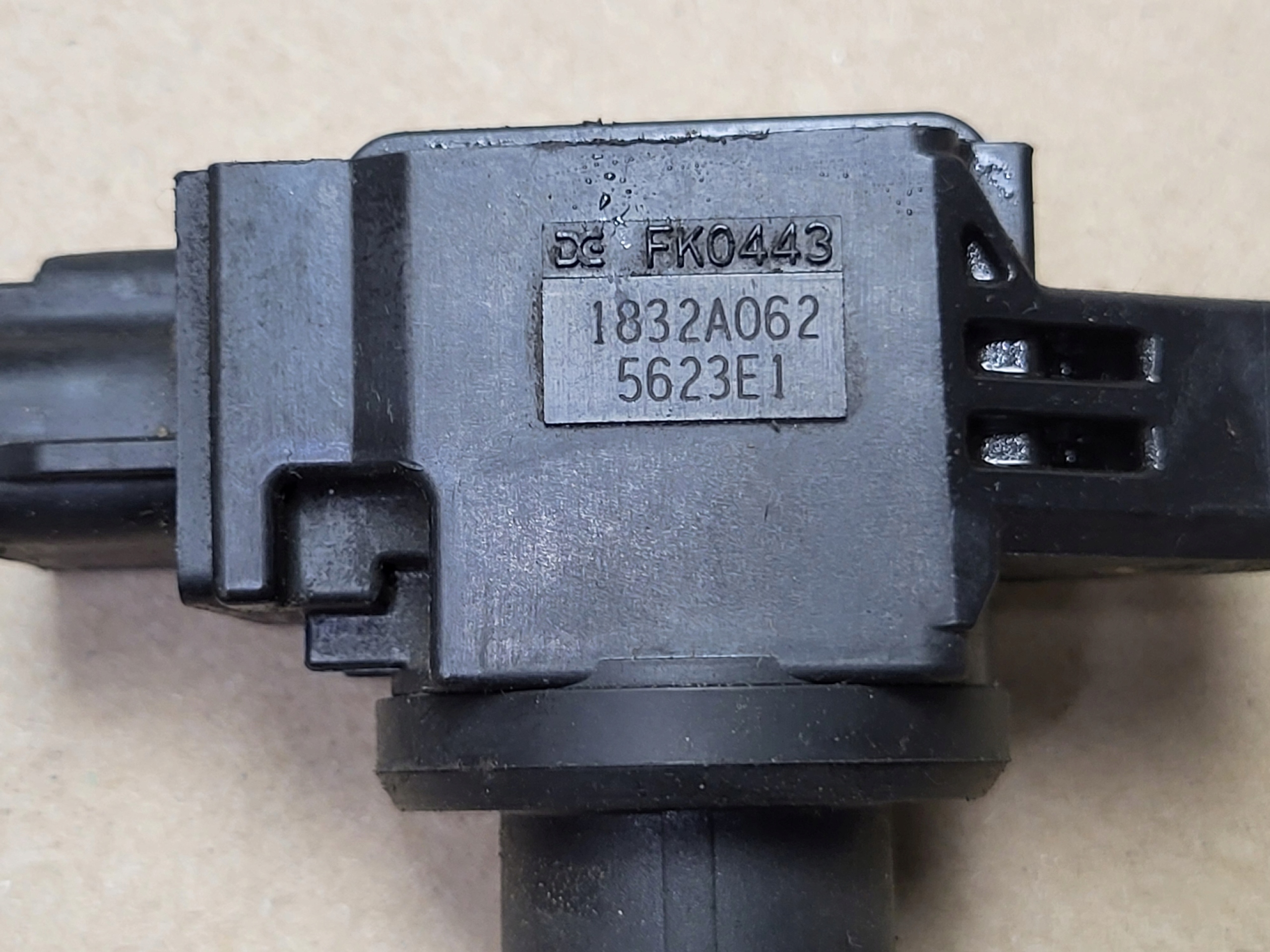 coil ignition MITSUBISHI OUTLANDER III 2.0 B 1832A062 OE
