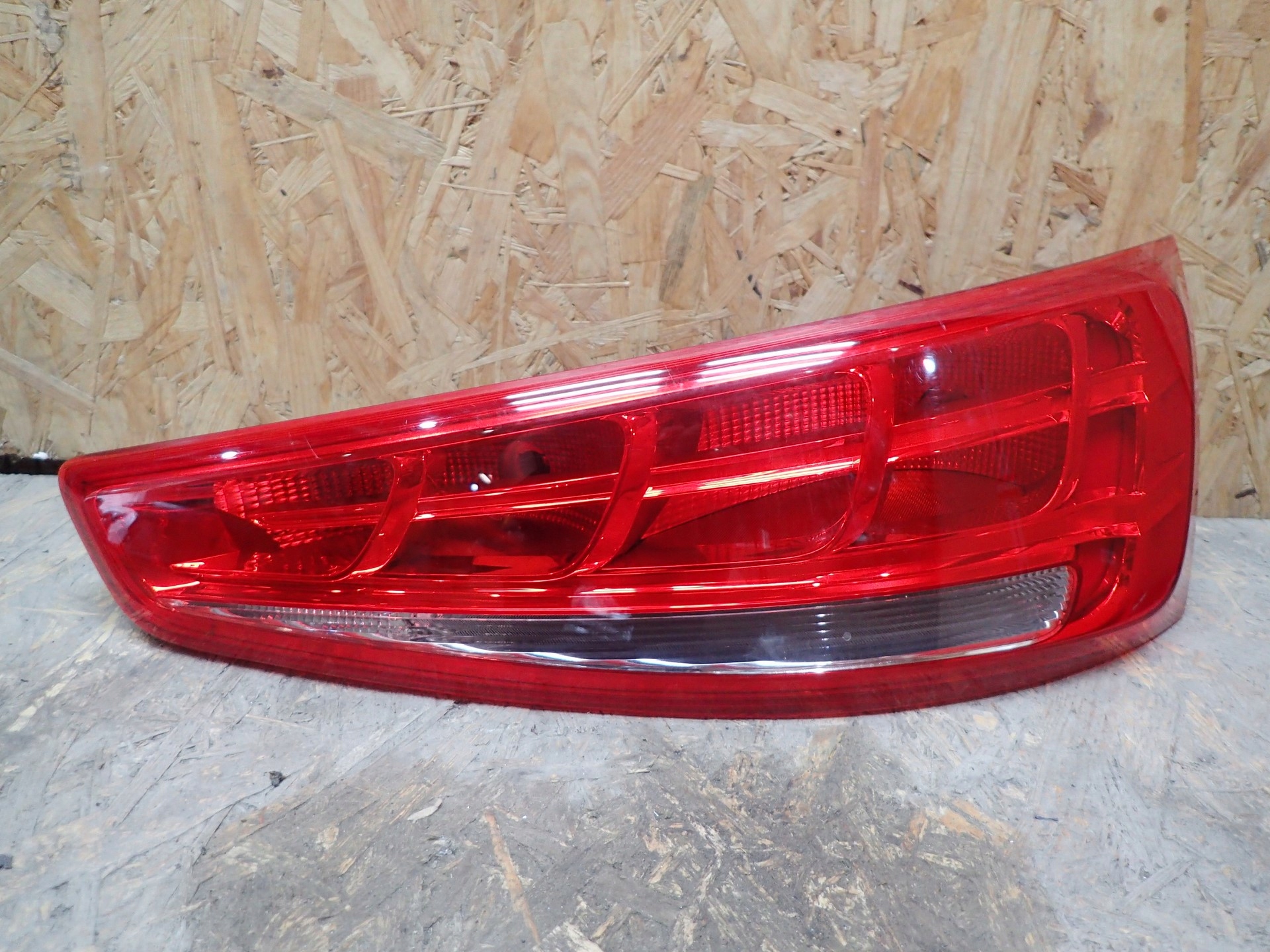 light right rear right rear part AUDI Q3 8U0945094