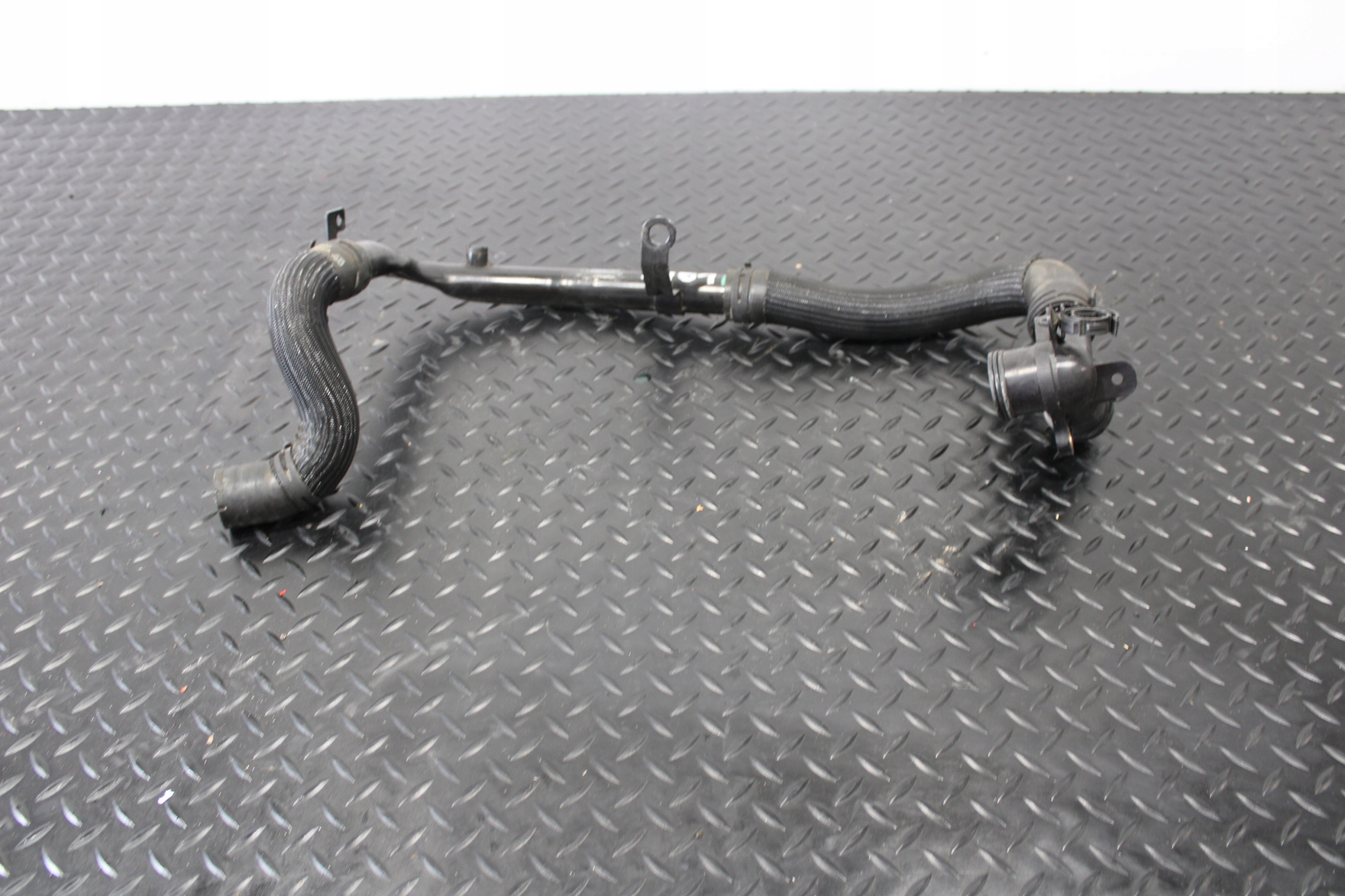 hadice vedení vody JAGUAR F-PACE X761 G4D3-8A512-AF