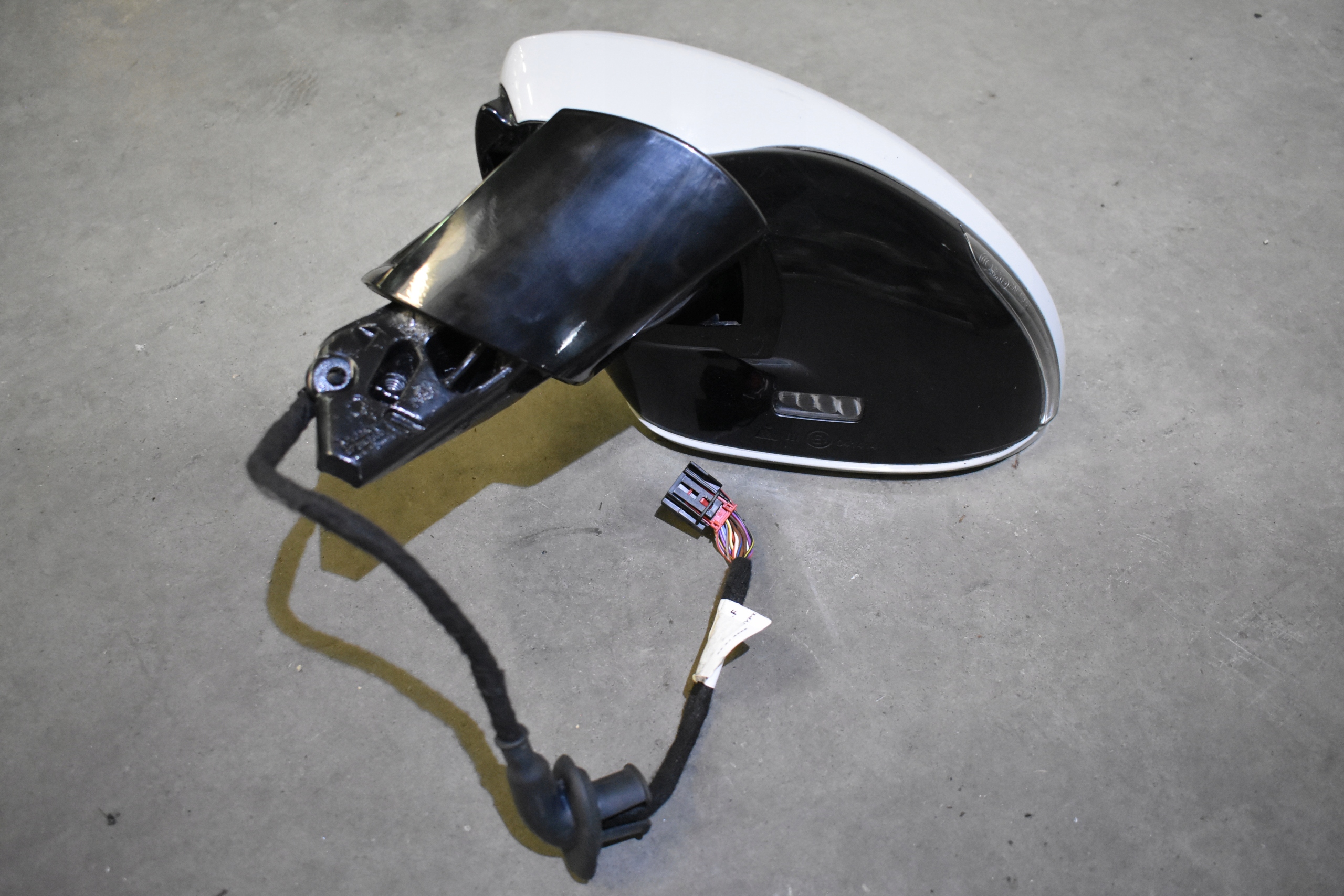 IDEALNE mirror left ASYSTENT 16 PIN PORSCHE PANAMERA 971 colour M9A 1