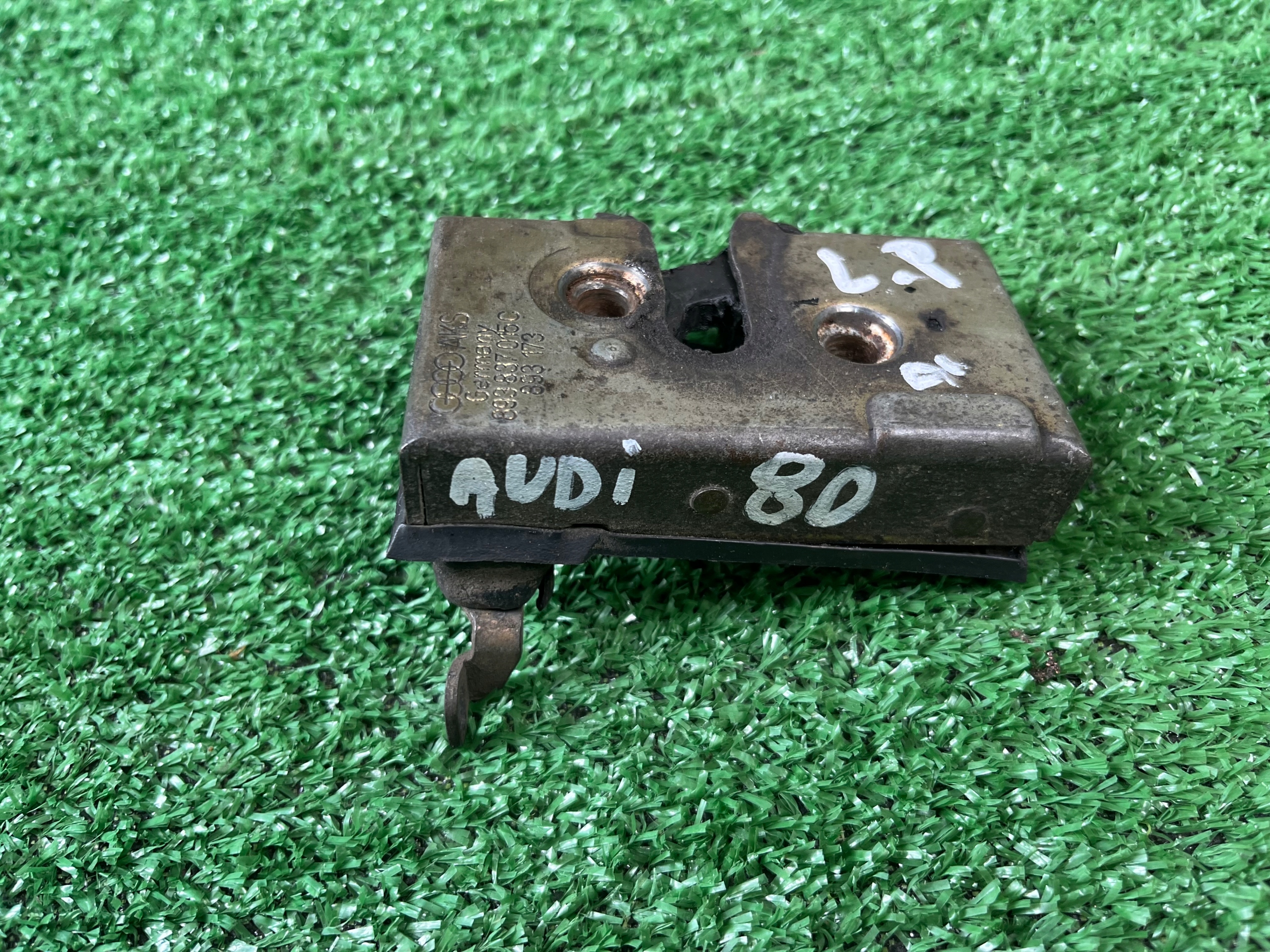 lock door left front AUDI 80 B4