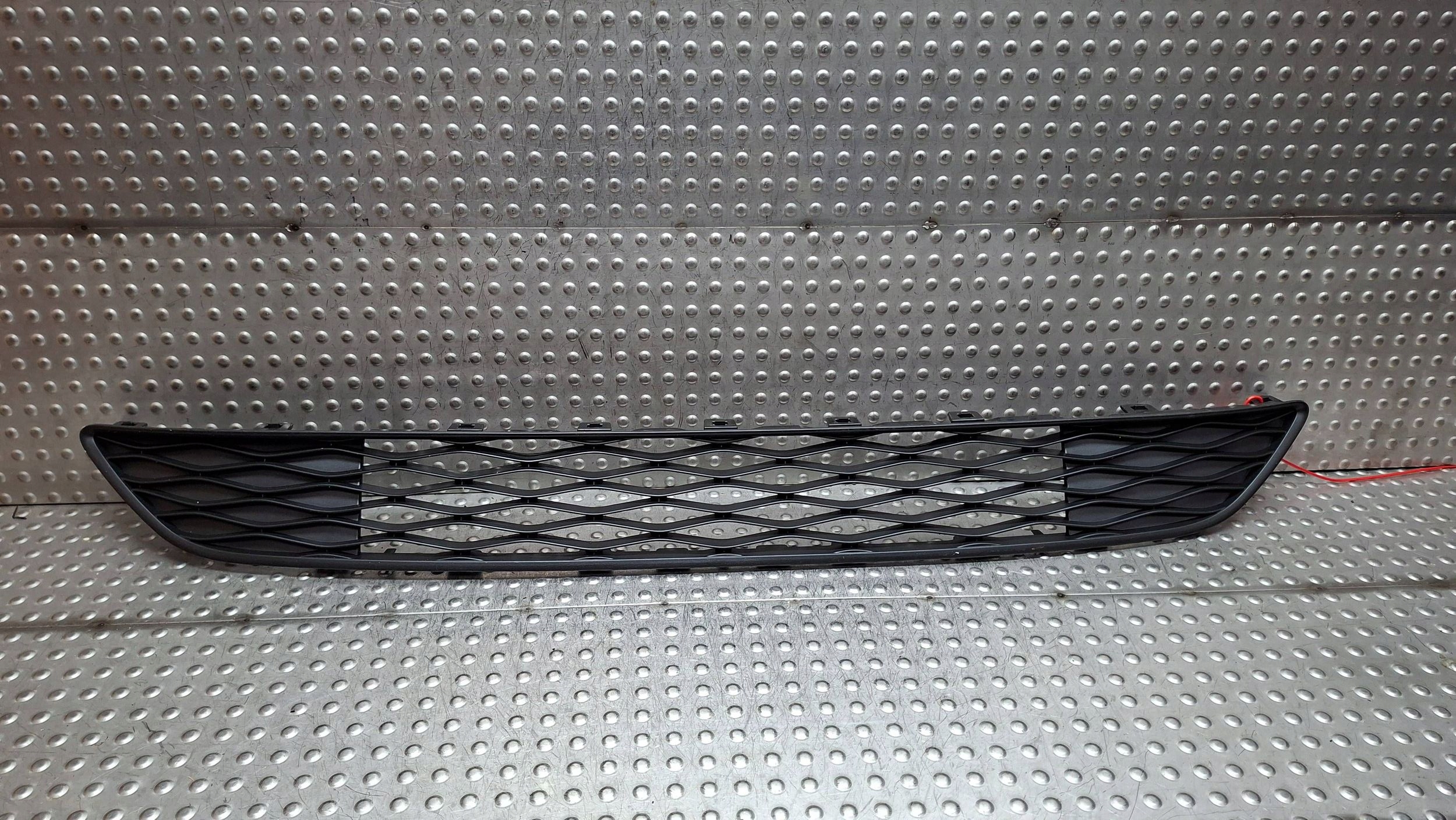 grid central of a bumper front 735655608 FIAT TIPO II 2015