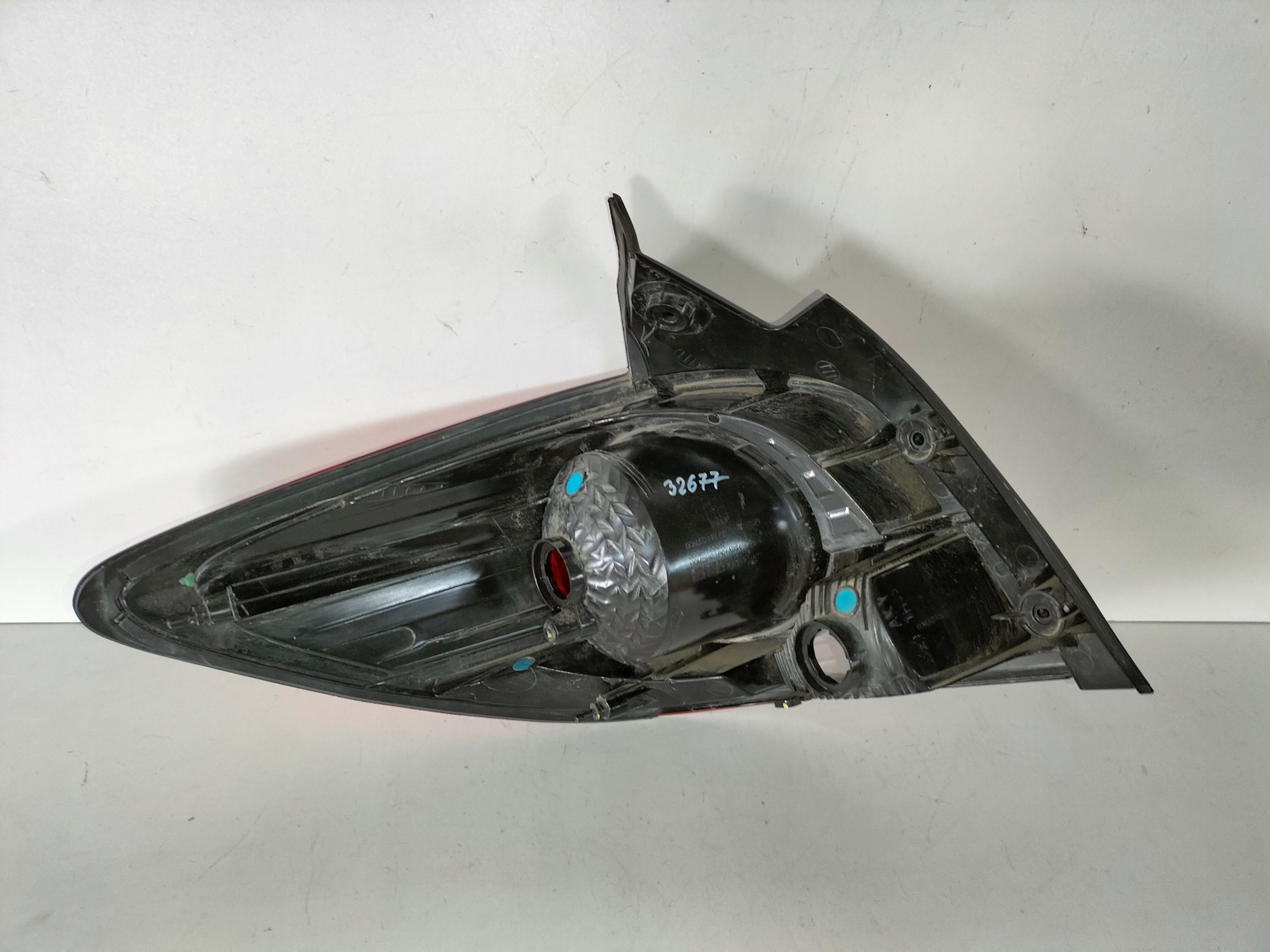 light rear rear part right CHEVROLET CRUZE 09- HB