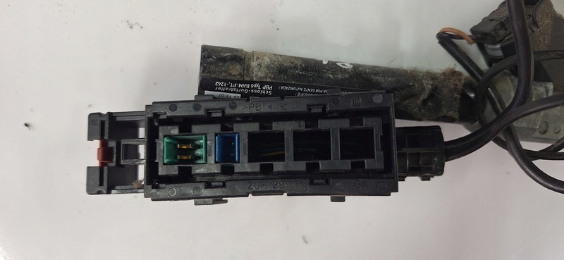gurtstraffer links vorne OPEL CORSA D 608094700D