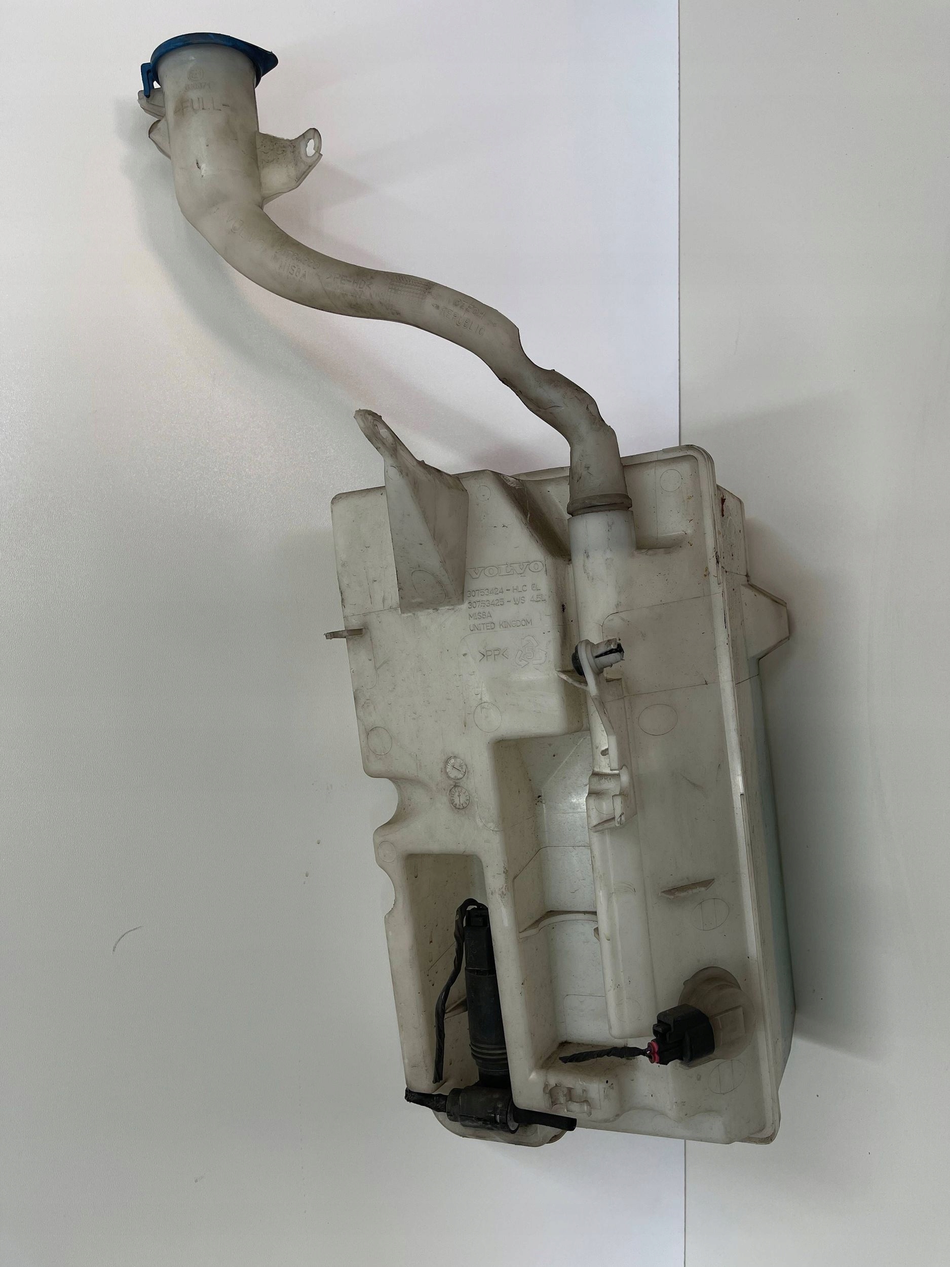 tank washer fluid tank Volvo XC60 1 and 08