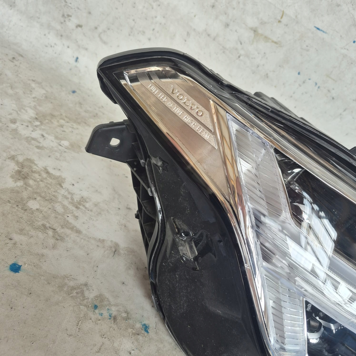 VOLVO XC90 II LIFT 19- light right front front FULL LED 32420460