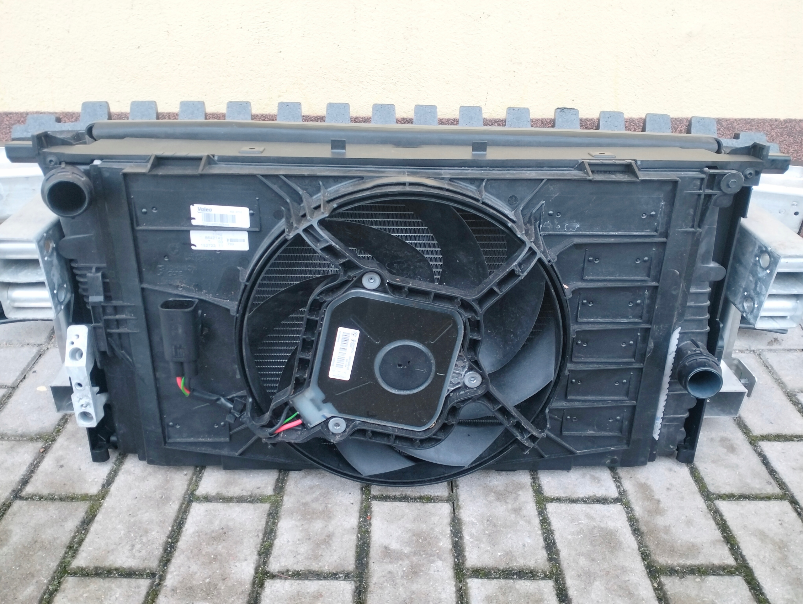 PAS WZMOCNIENIE CHŁODNICA BMW I3 LIFT LCI Producent części BMW OE