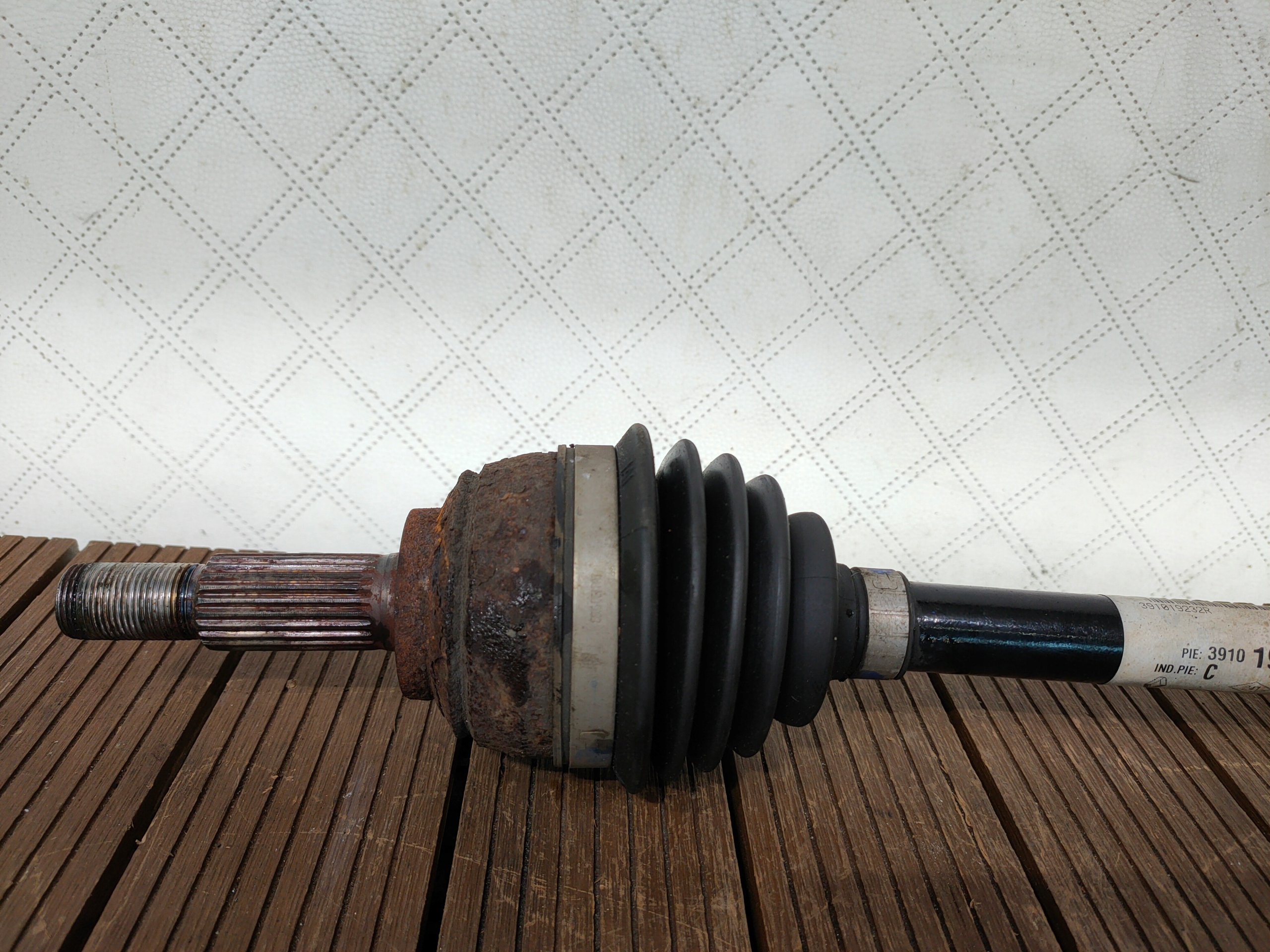 RENAULT ZOE Z.E. and 2013-2018 semi-axis left short. 391019232R OE