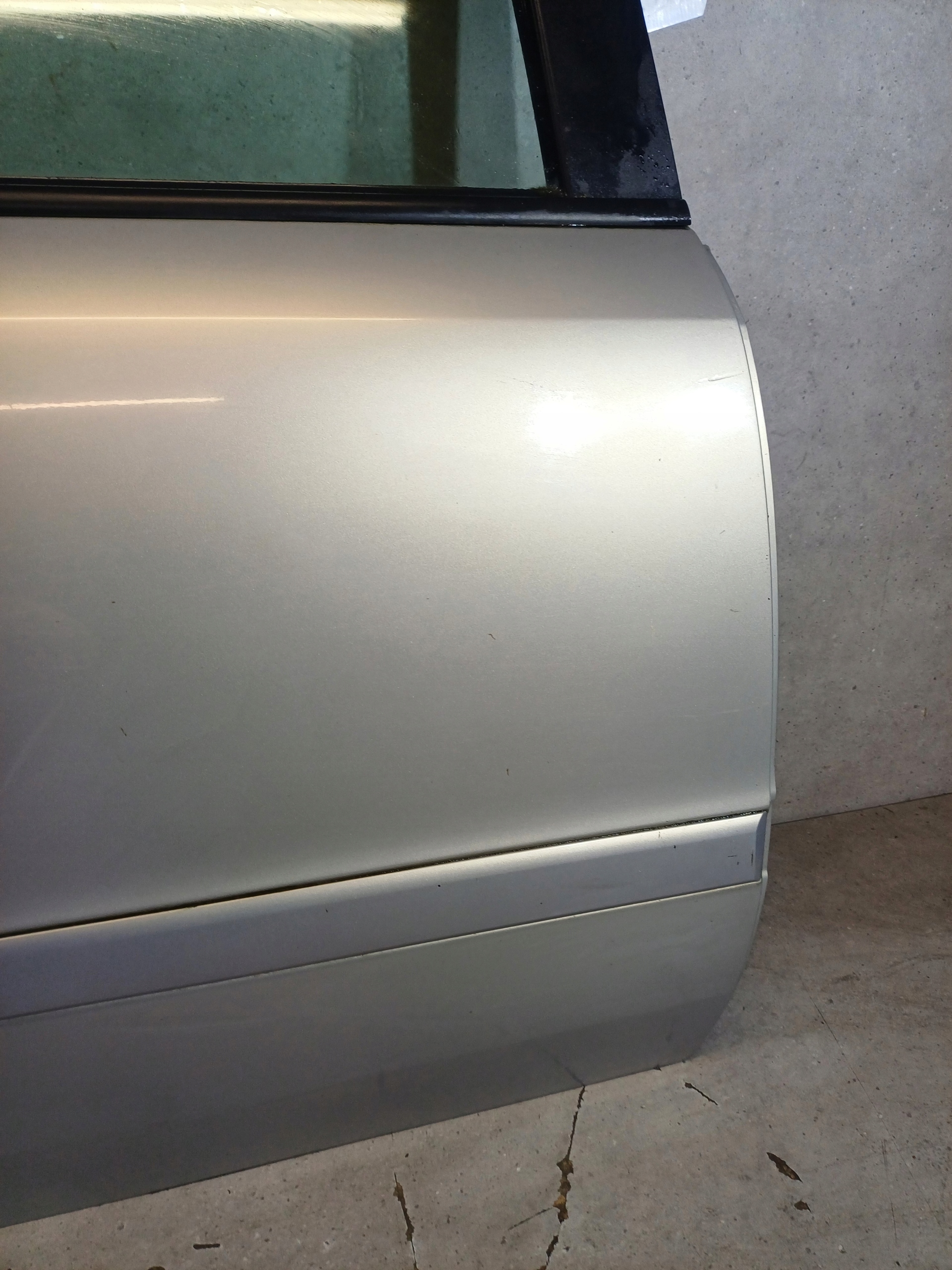 DRZWI PRAWE TYŁ OPEL ZAFIRA B KOD LAKIERU Z167 Typ samochodu Samochody osobowe