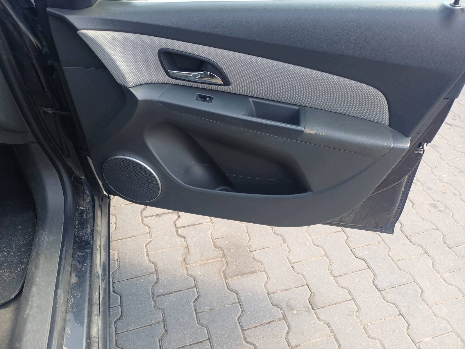 door complete right front CHEVROLET CRUZE and GAR