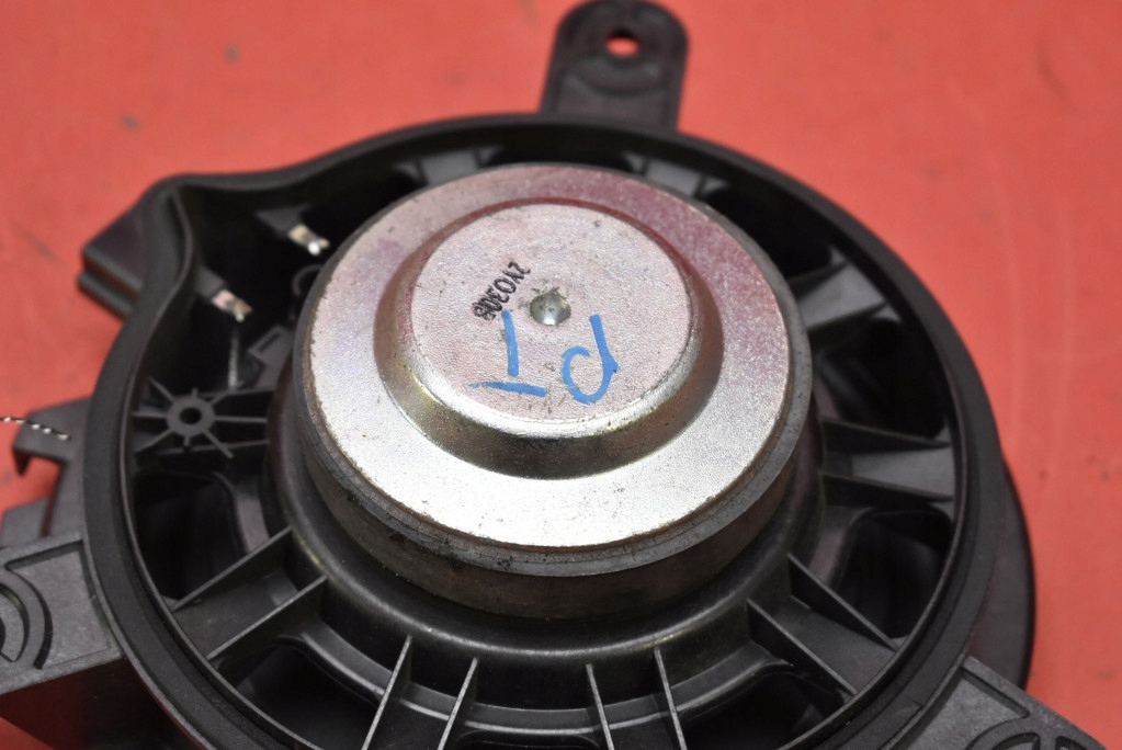 speaker right rear part 30657445 VOLVO V60 1 and 10-13