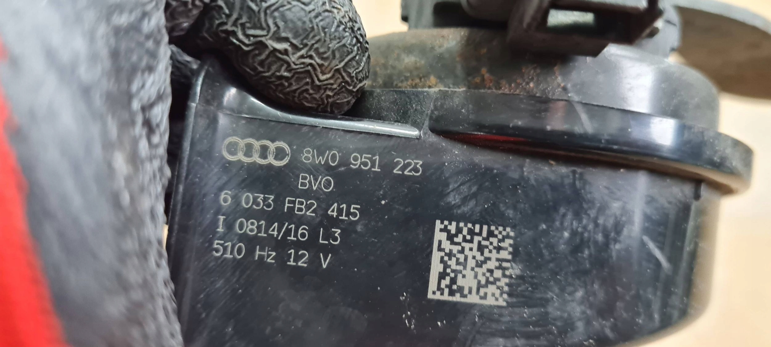 A4 B9 8W KLAKSON SYGNAL sound left front 8W0951223 A5 8W
