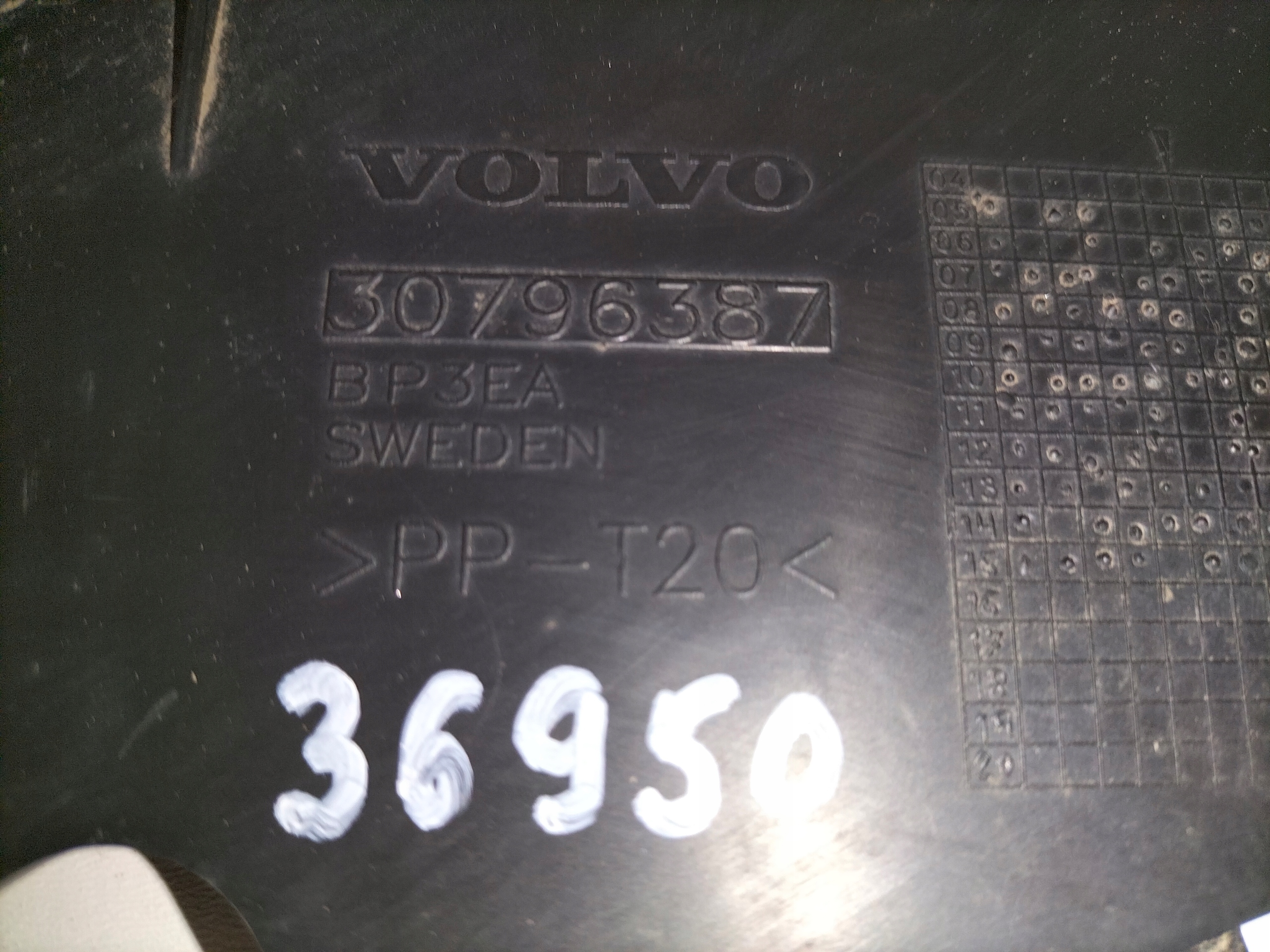 support holder below lampe front left VOLVO S80 II V70 06-13