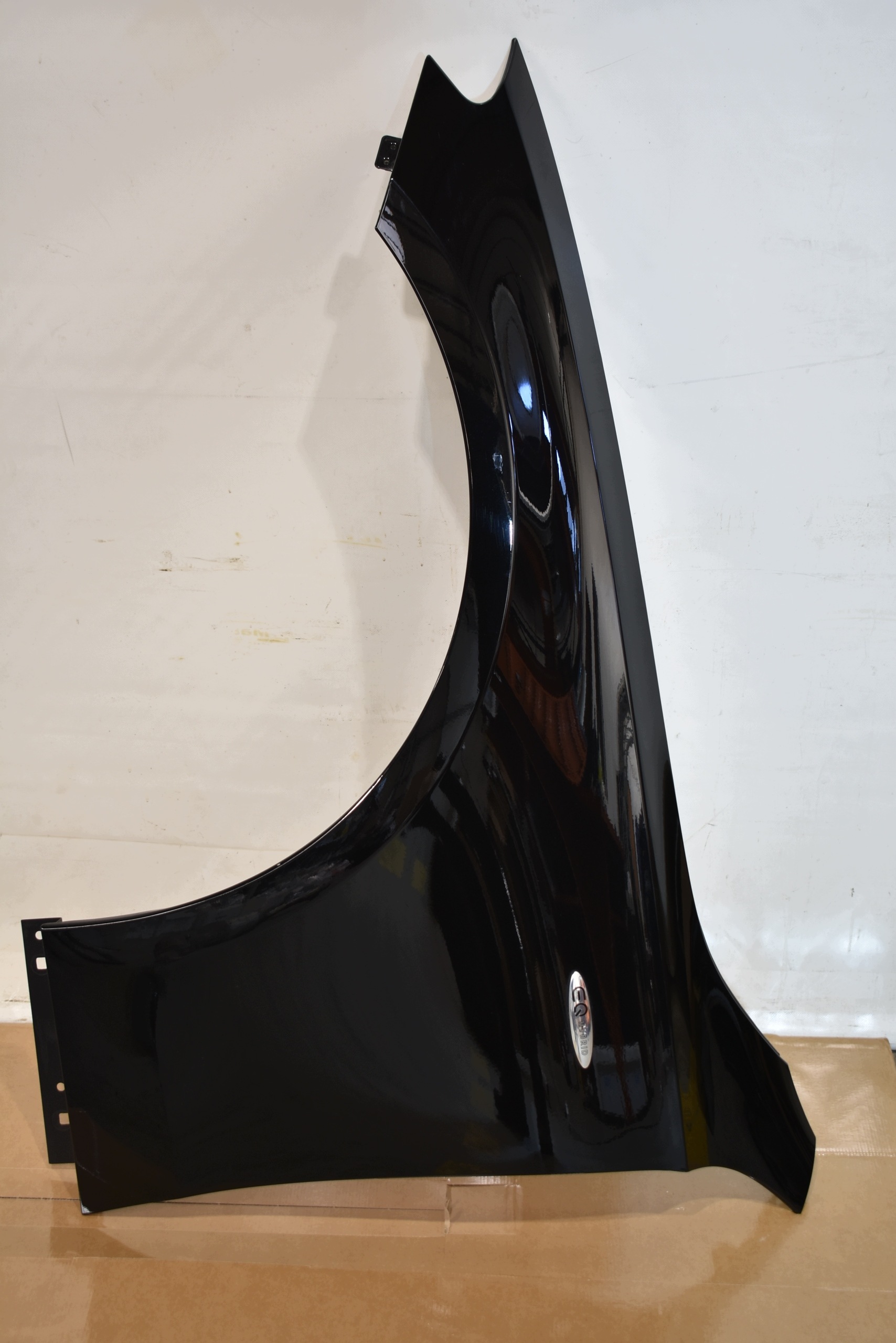 perfect condition fender front front left colour 197 MERCEDES W214 1