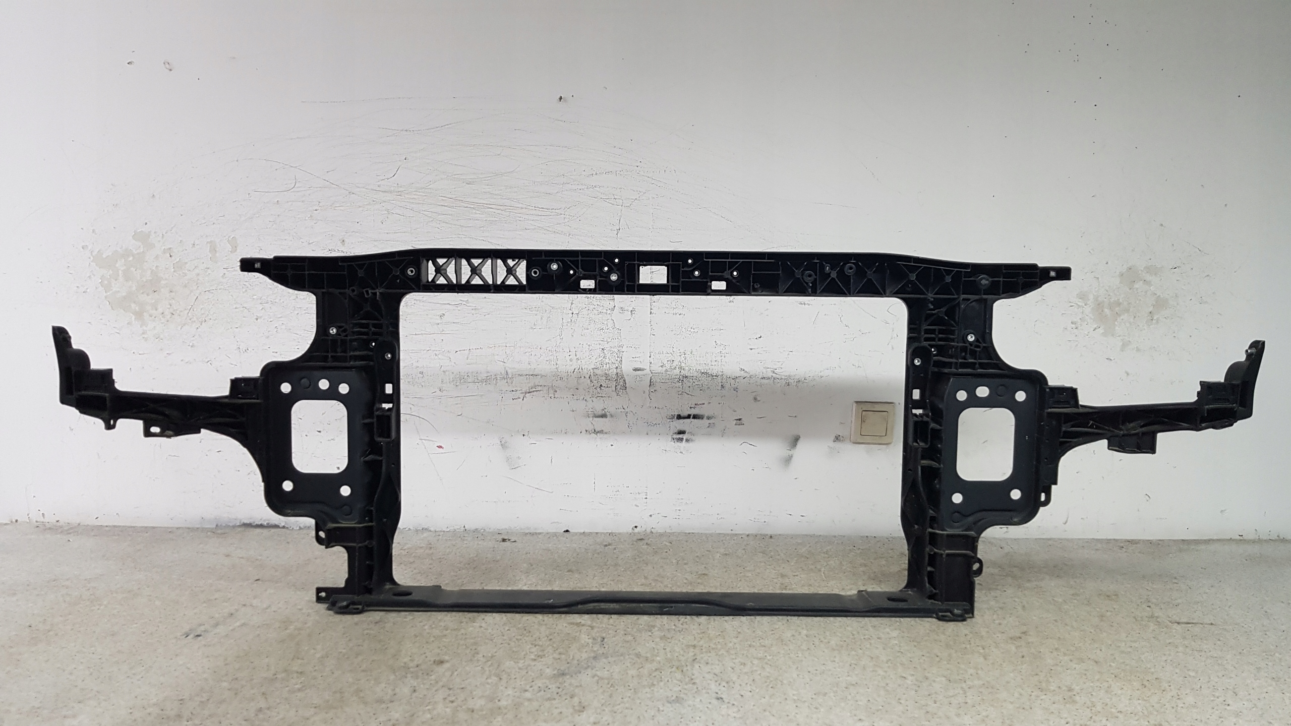 HYUNDAI I30 III 16 - support panel for radiators pillar 8187