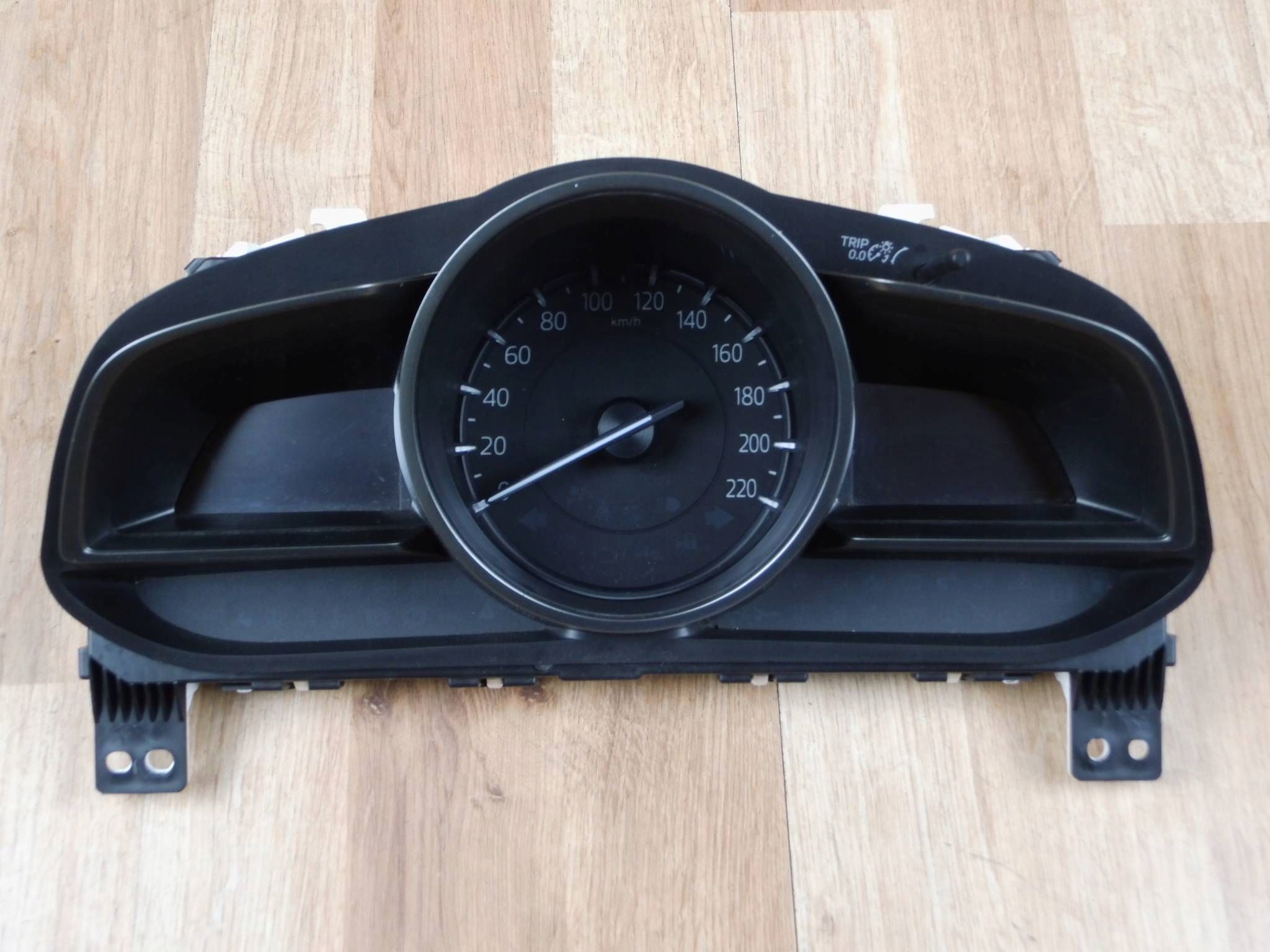 Mazda CX-3 2015-2021 2.0 BENZ MANUAL dials