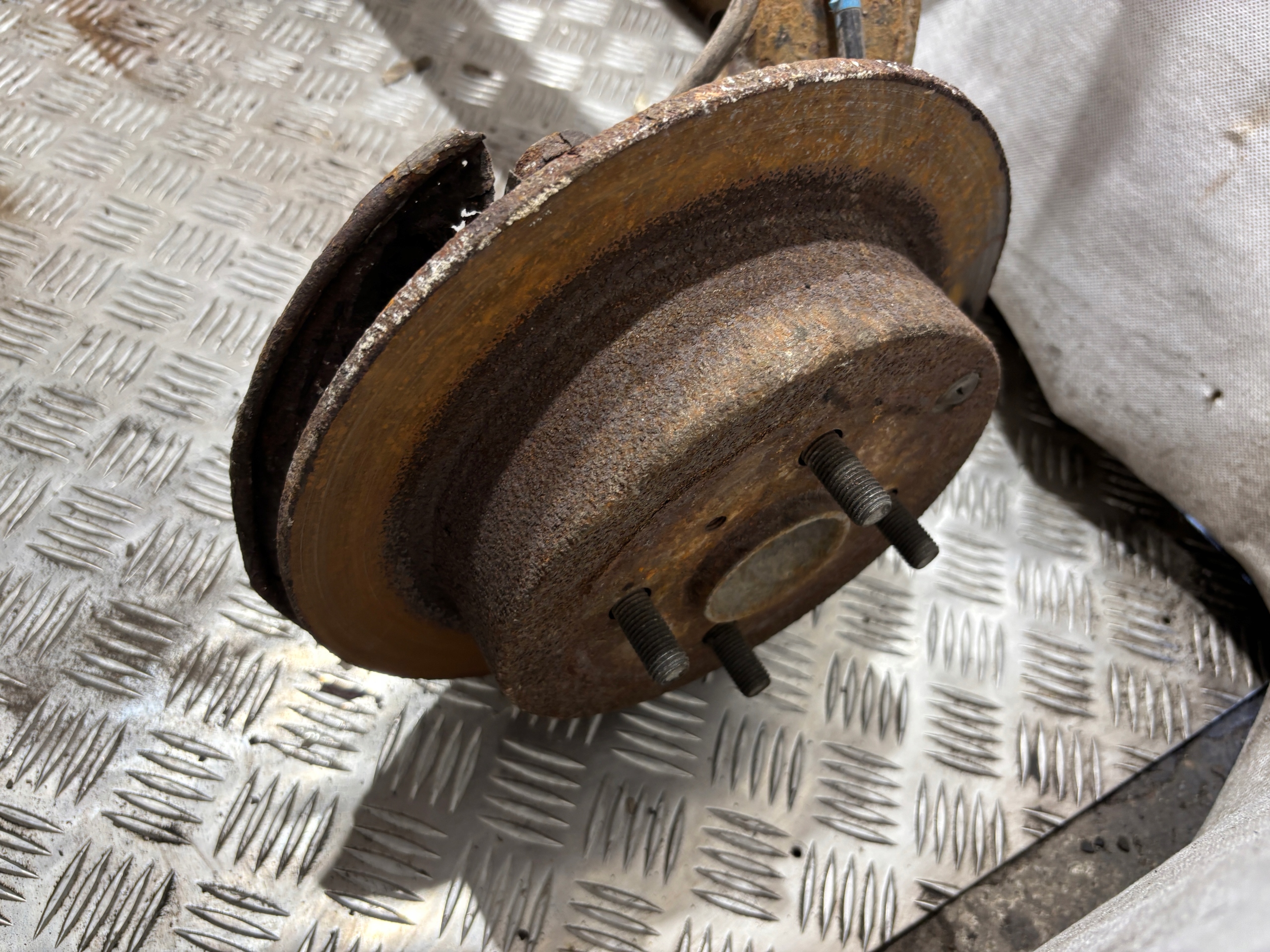 Achsträger heck Toyota Corolla Verso und 1