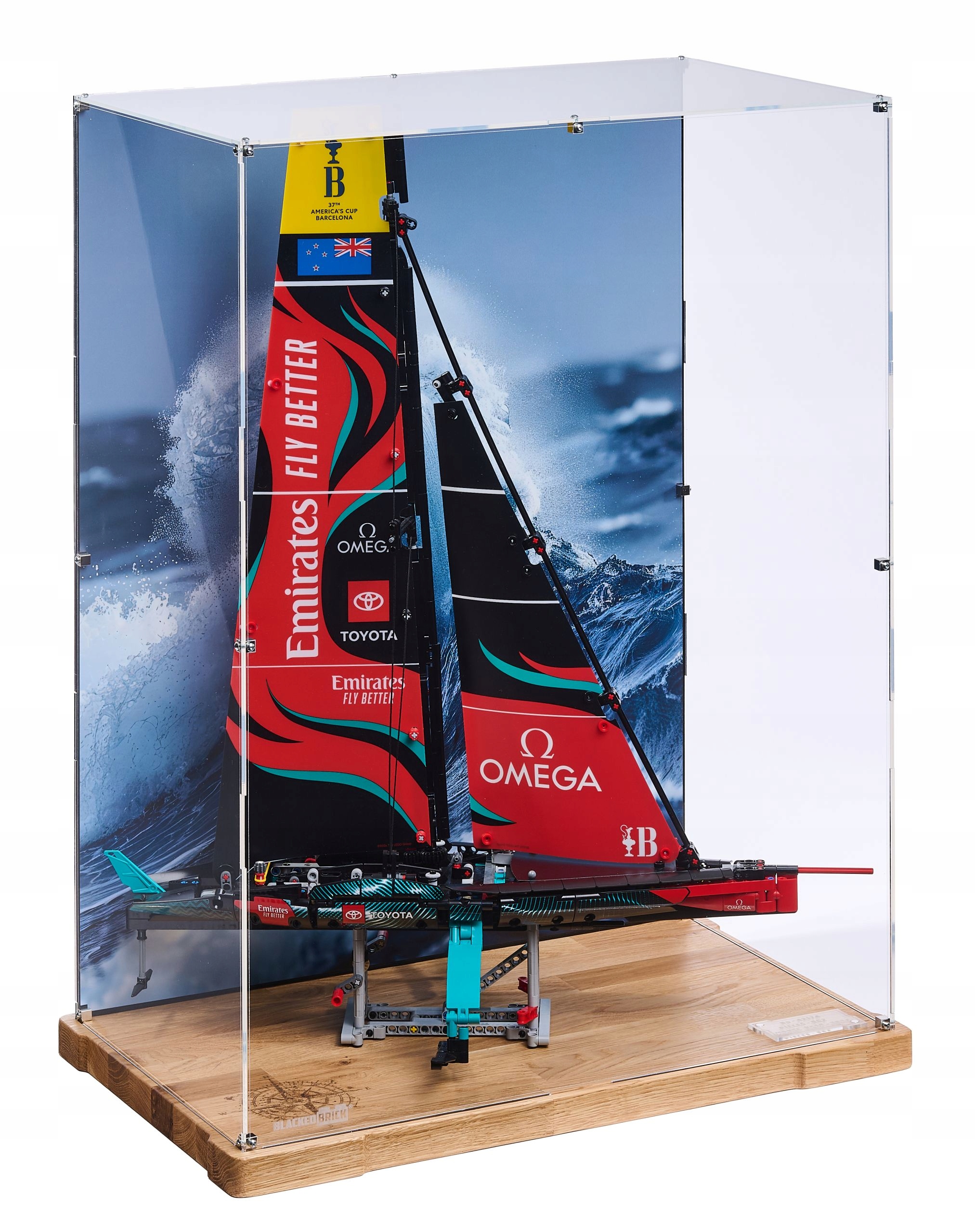 Vitrína Wood s pozadím Blacked Brick pre Lego 42174 Technic Jachta AC75