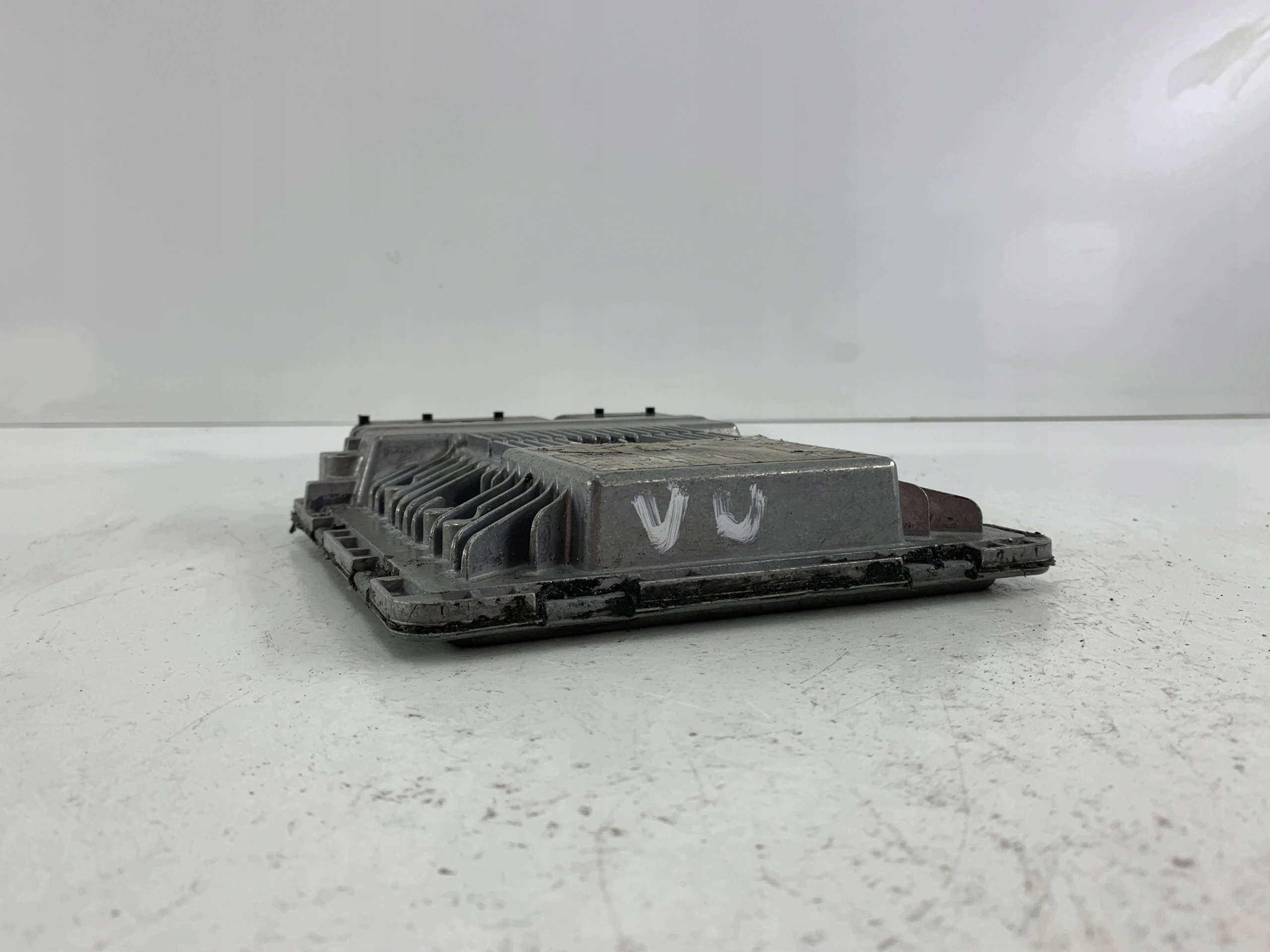 AUDI A6 C6 3.0 TFSI unité de commande électronique uce moteur 4F1910551