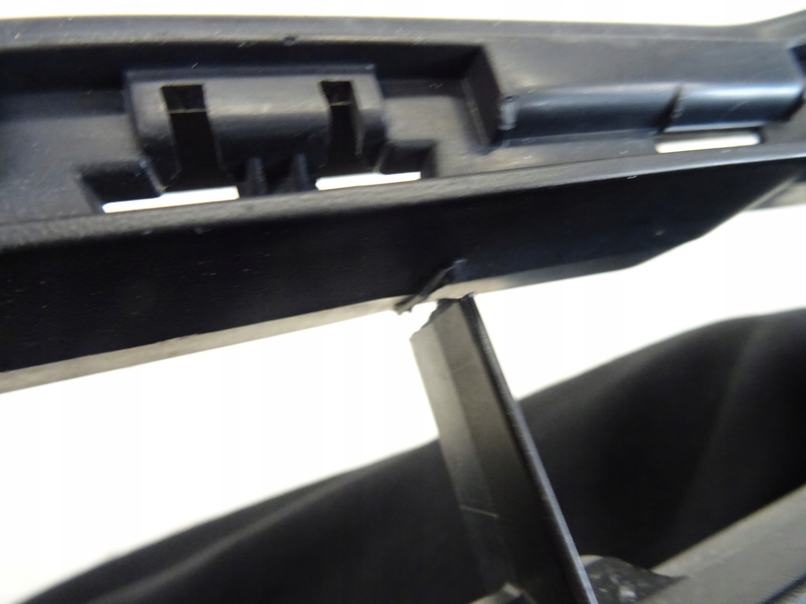 grid of a bumper front front NISSAN X-TRAIL IV 62254-6RA0A