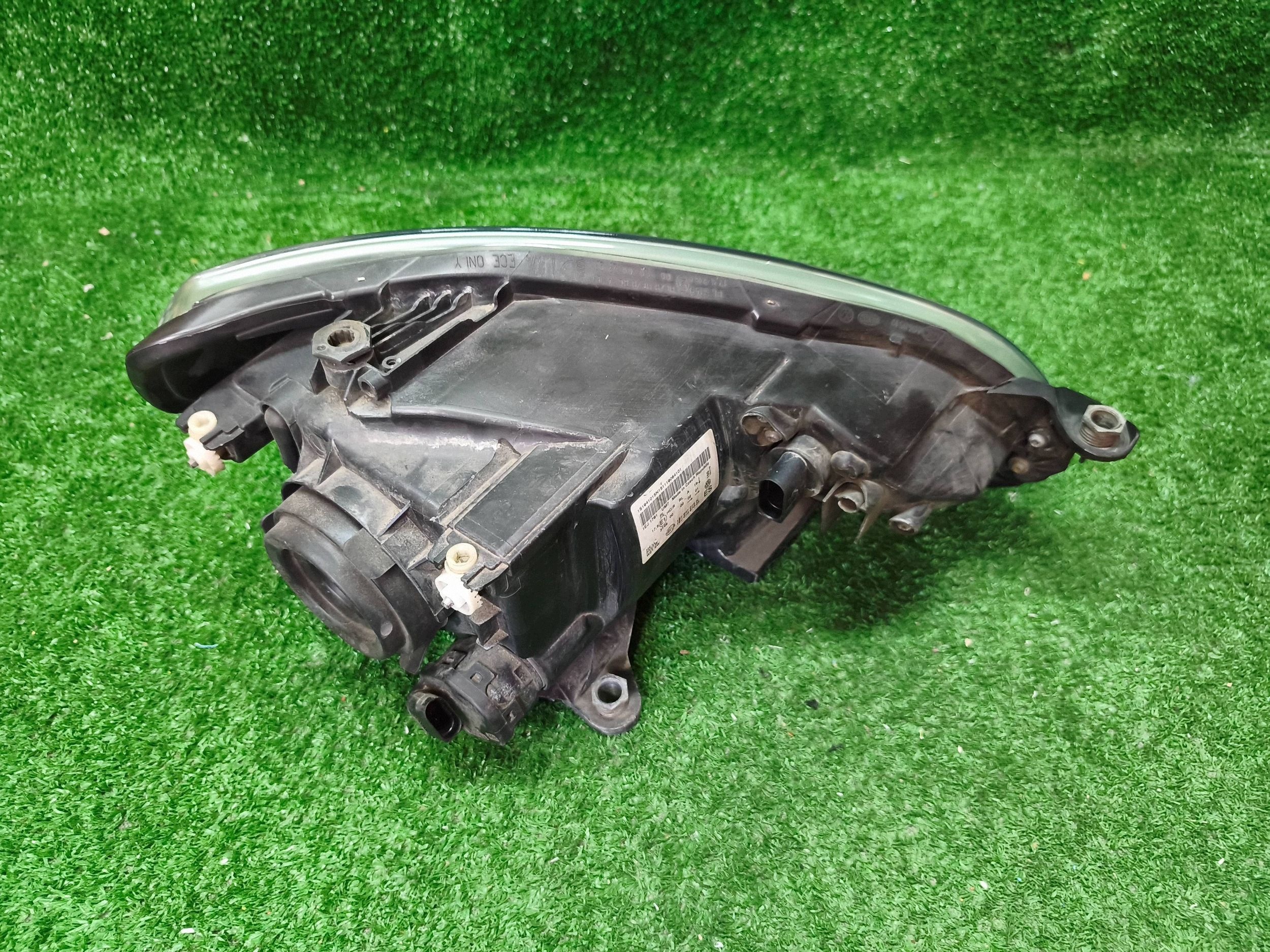 REFLEKTOR left front VW UP 11- NR.R1562