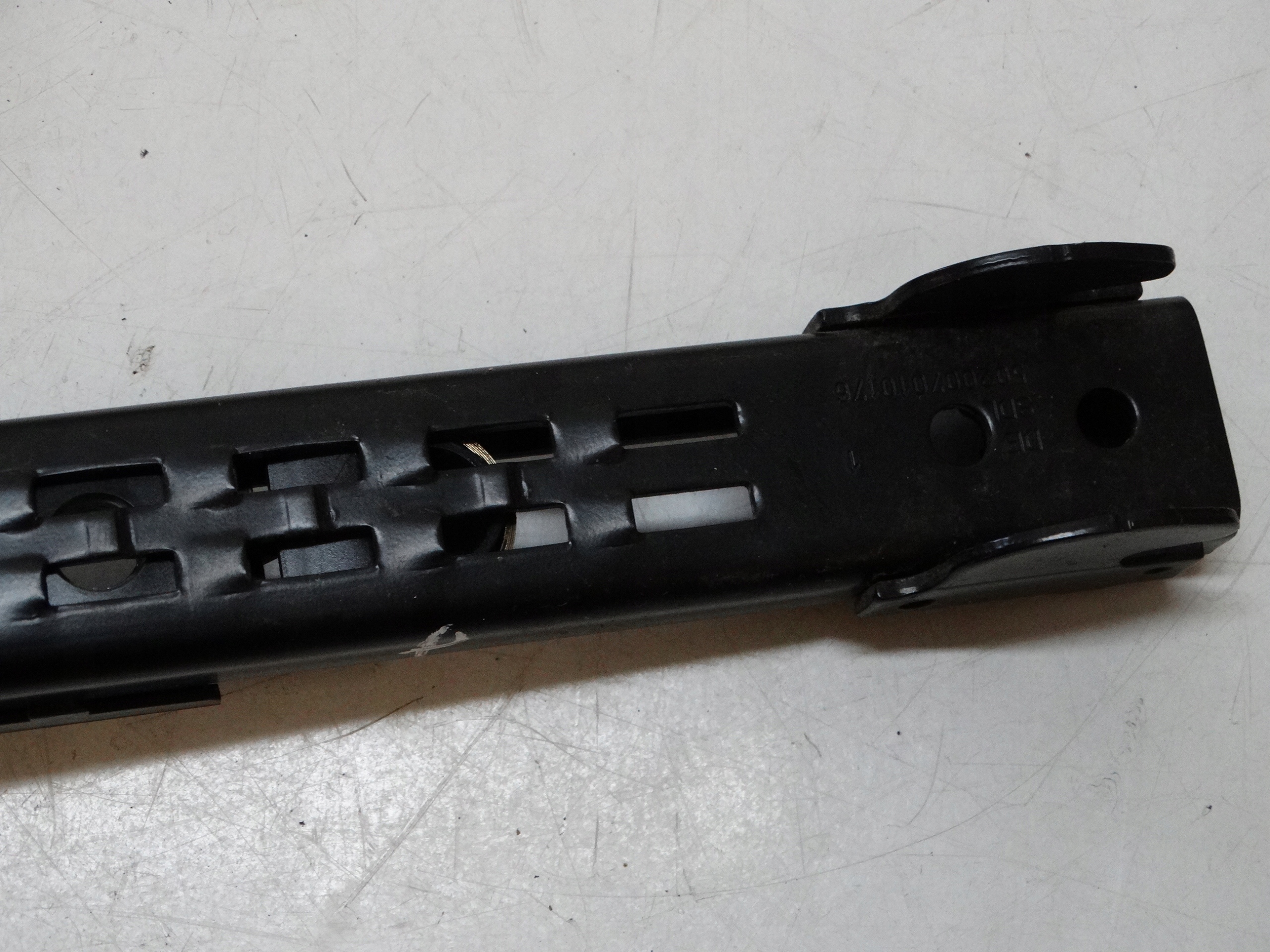 holder rail supports right OCTAVIA II 1T0857819