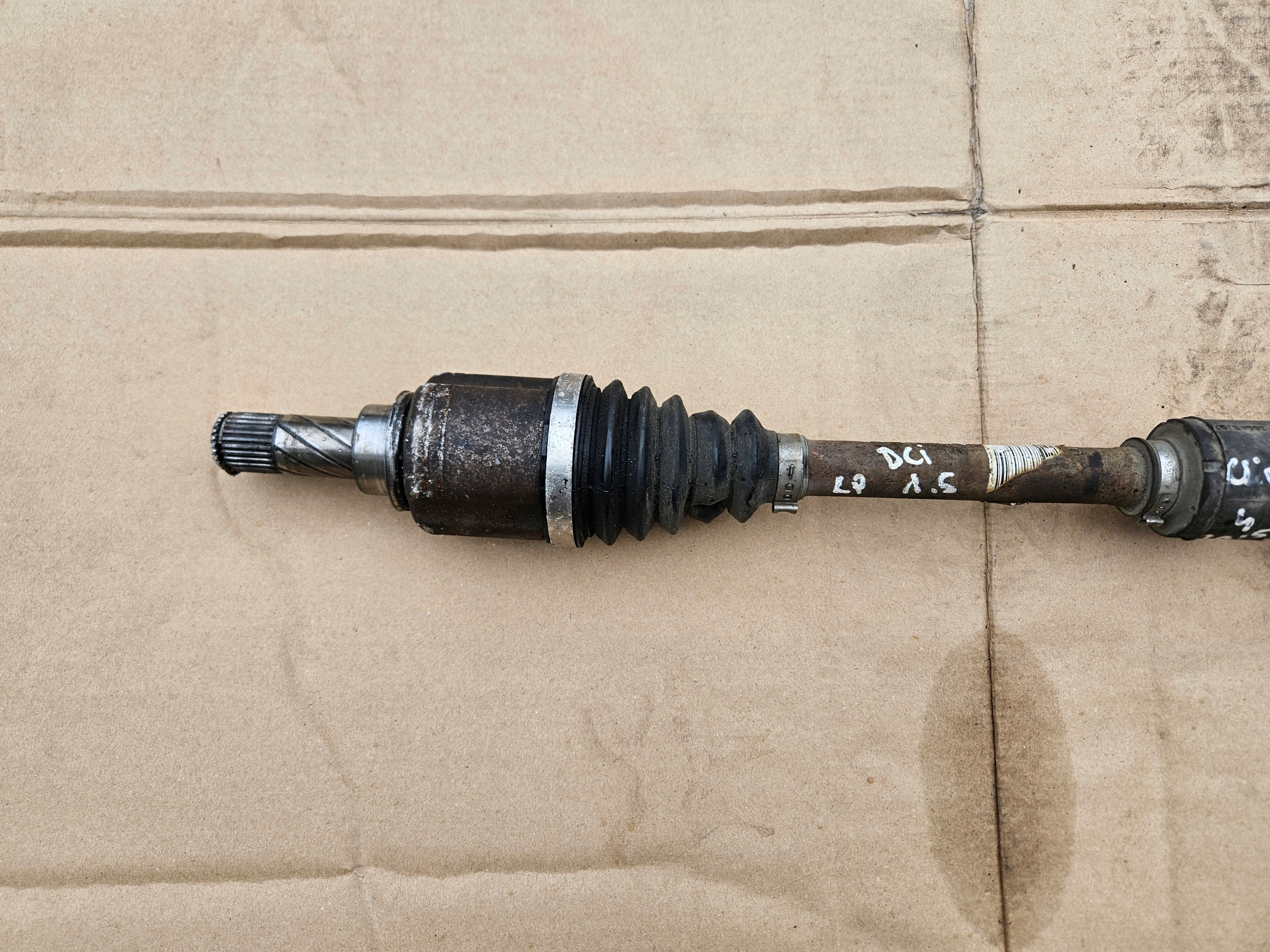 semi-axis left RENAULT CLIO 4 IV 1.5 DCI 2013- 391010115R