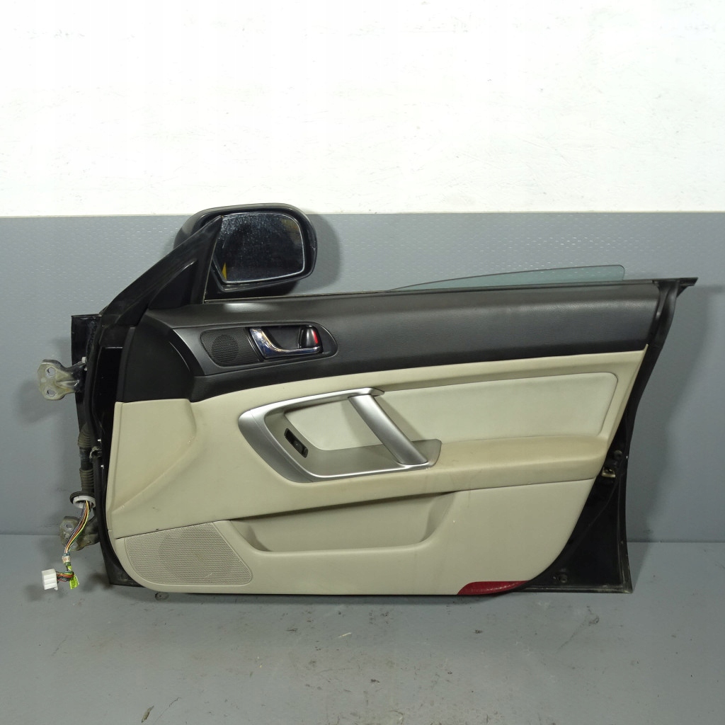 SUBARU LEGACY IV sedan door front right 32J