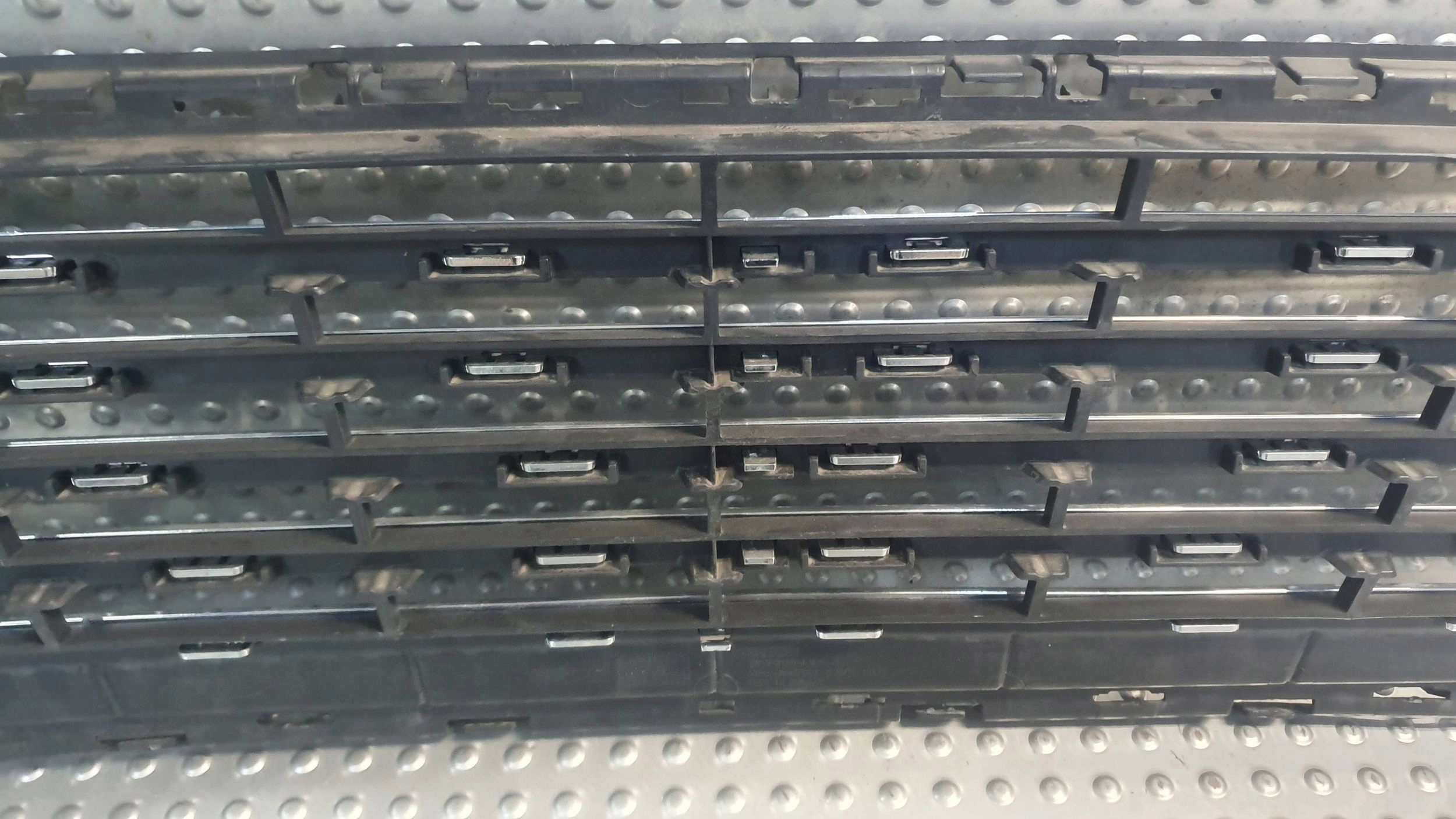 Grill Grill FORD MONDEO MK5 DS73-8150-J 14