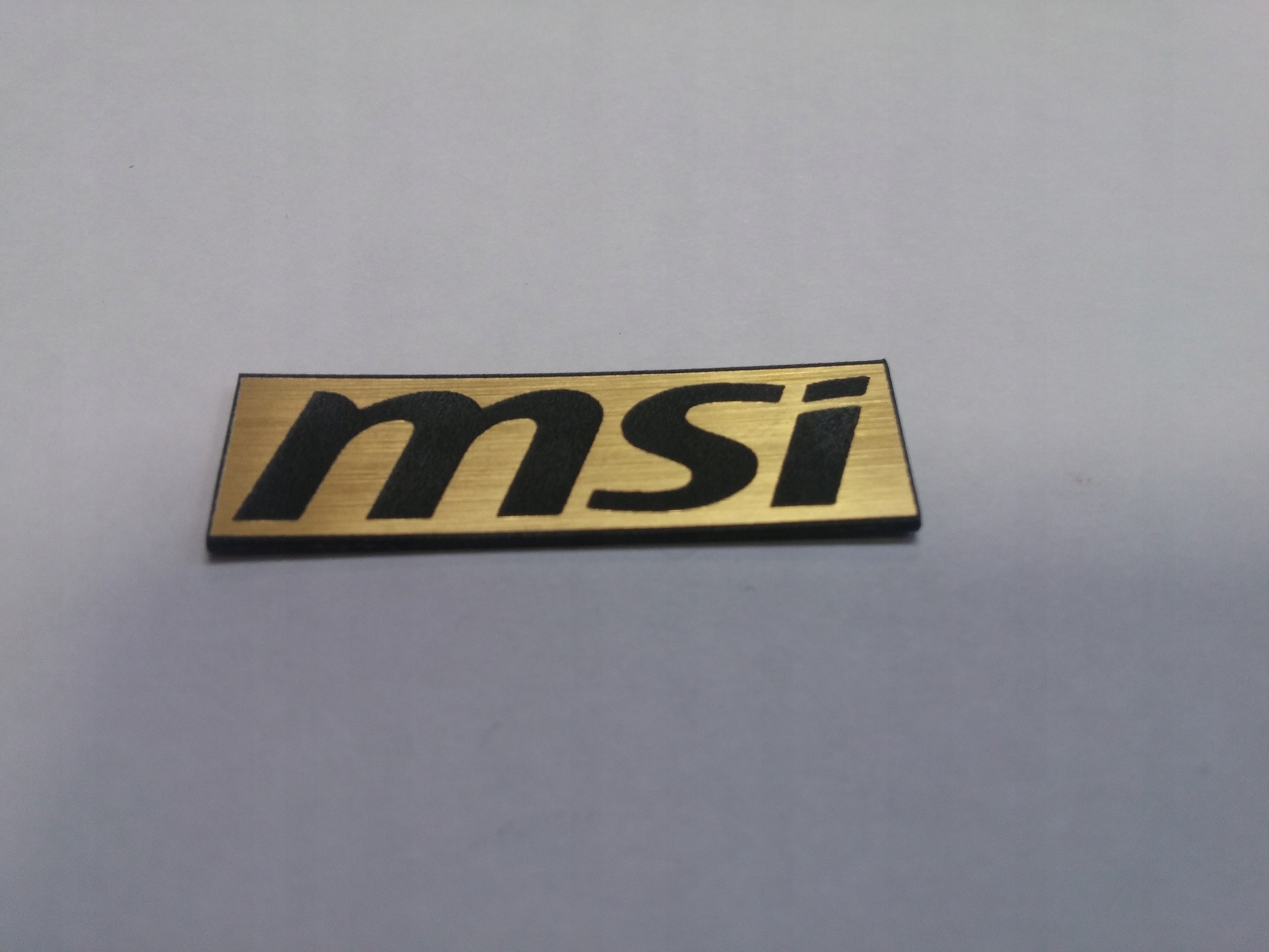 

Msi naklejka emblemat 32 x 11 mm * Złota