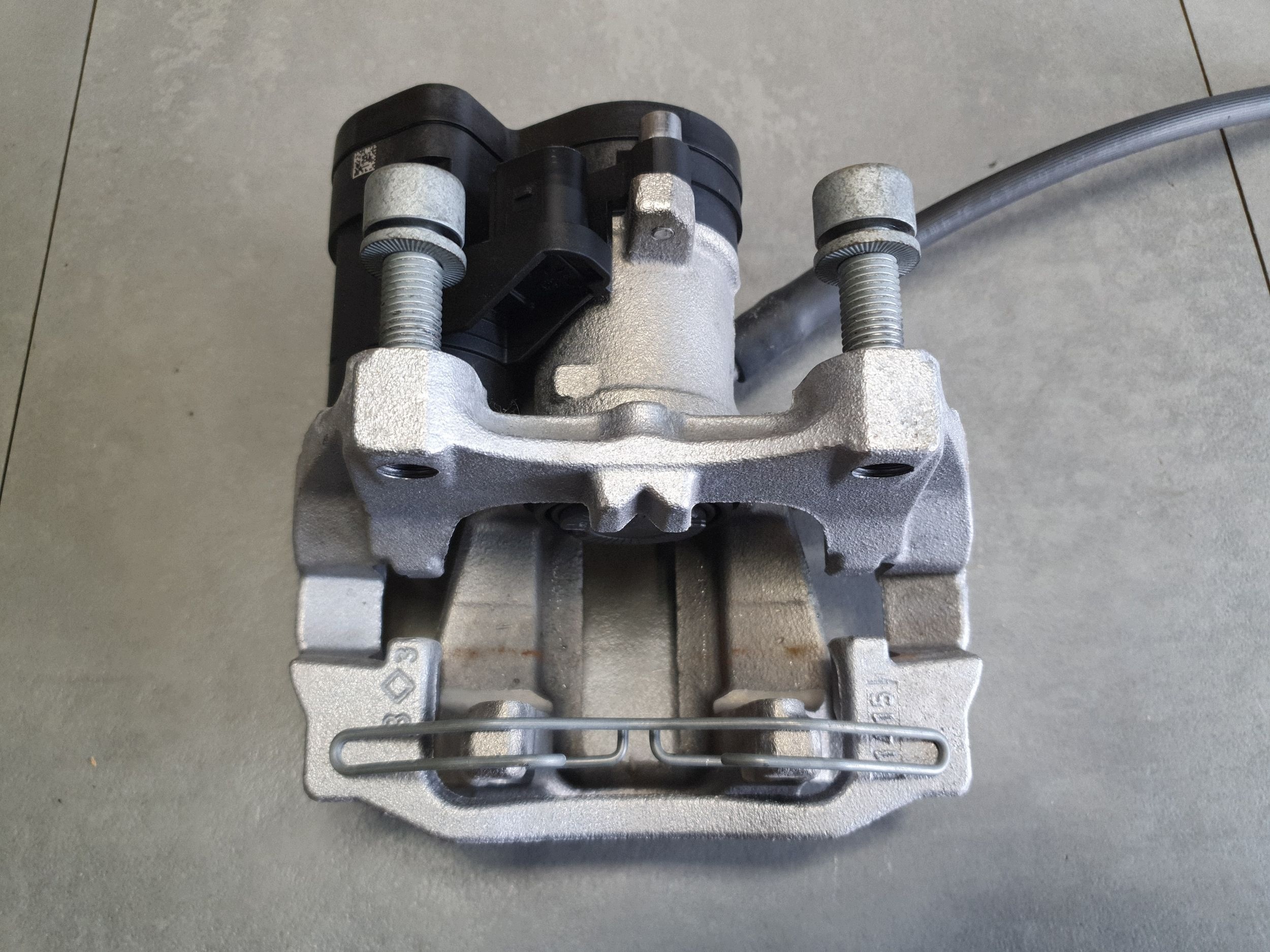 Audi A3 8Y hb caliper brake left rear part rear 5R3615405A